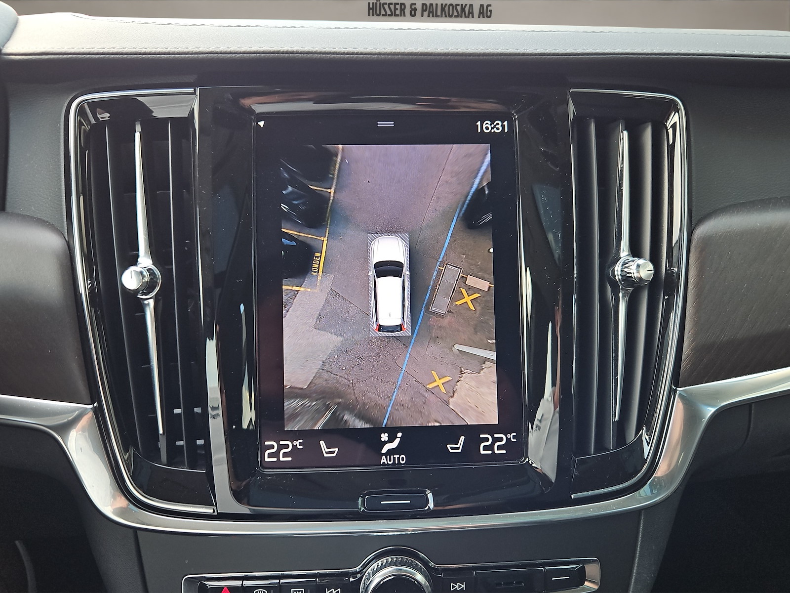 VOLVO V90 Cross Country 2.0 T5 Pro AWD-image-14