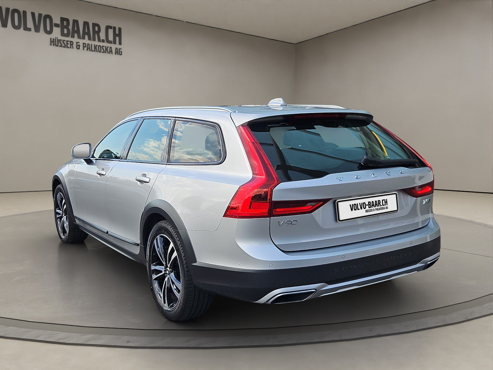 VOLVO V90 Cross Country 2.0 T5 Pro AWD-image-2
