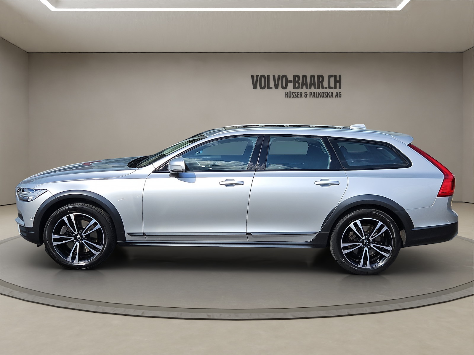 VOLVO V90 Cross Country 2.0 T5 Pro AWD-image-1