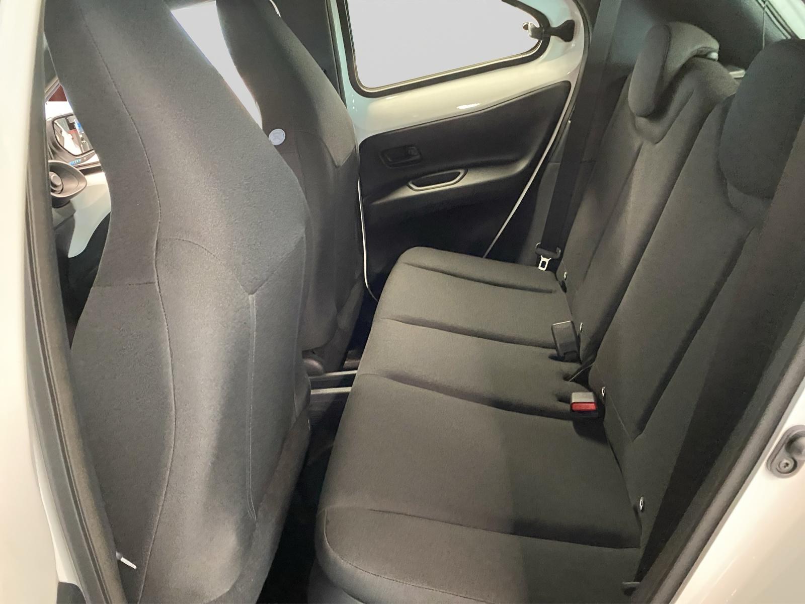 TOYOTA Aygo X 1.5 VVT-i HSD Comfort-image-8