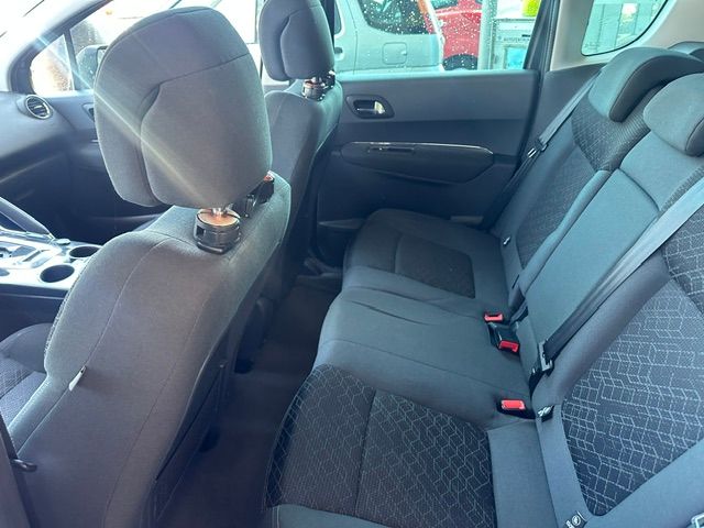 PEUGEOT 3008 1.6 16V T Style Tiptronic-image-11