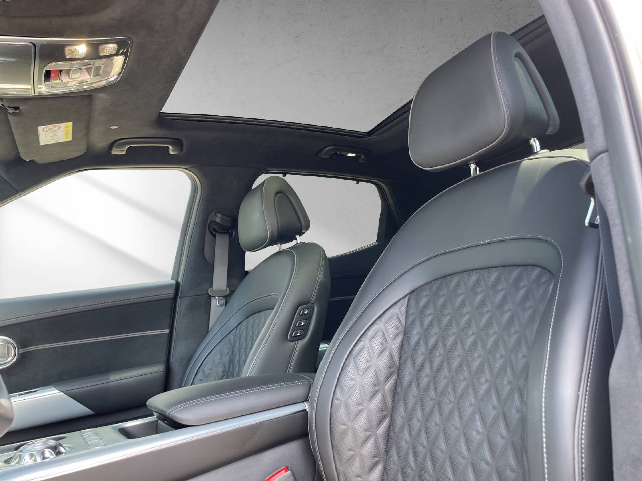 GENESIS GV60 Dual Motor Sport AWD-image-5