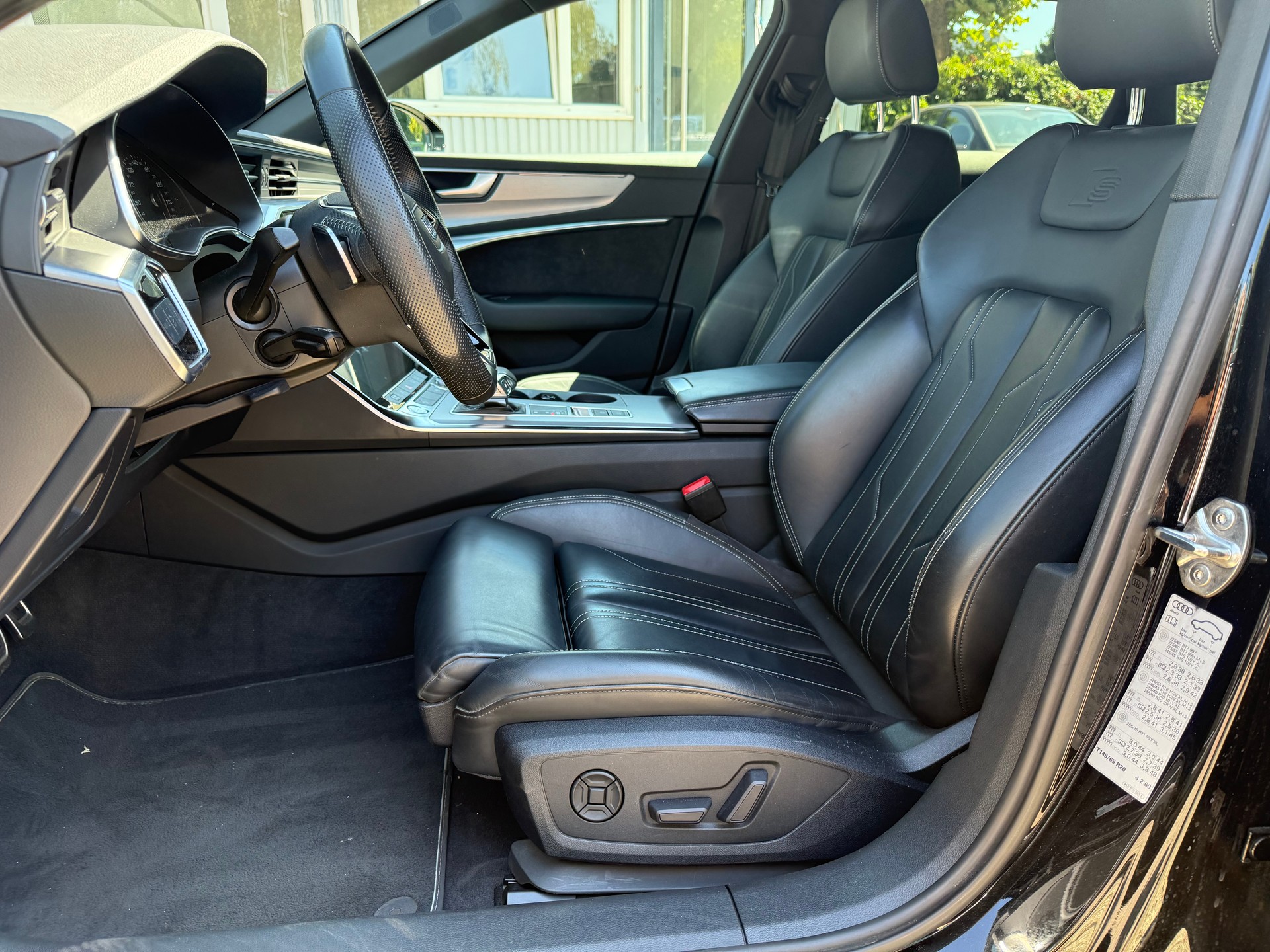 AUDI A6 Avant 50 TDI Sport quattro tiptronic S line innen und aussen-image-10