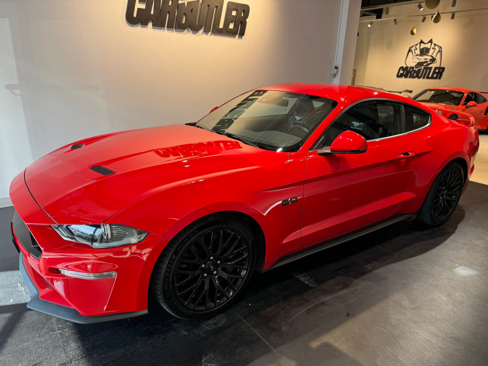FORD Mustang Fastback 5.0 V8 GT Automat RACE RED 🚀 399.- pro Monat!-image-5