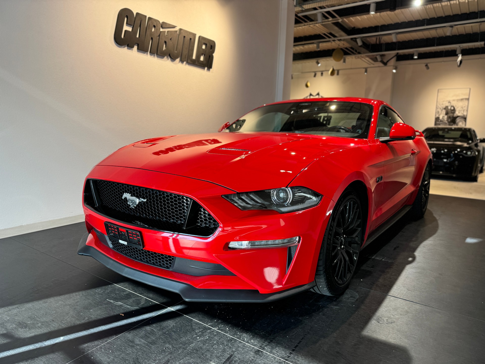 FORD Mustang Fastback 5.0 V8 GT Automat RACE RED 🚀 399.- pro Monat!-image-2