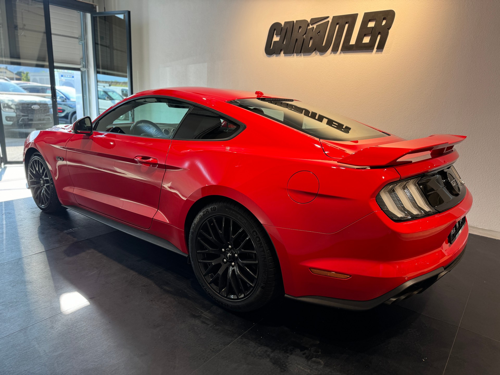 FORD Mustang Fastback 5.0 V8 GT Automat RACE RED 🚀 399.- pro Monat!-image-6