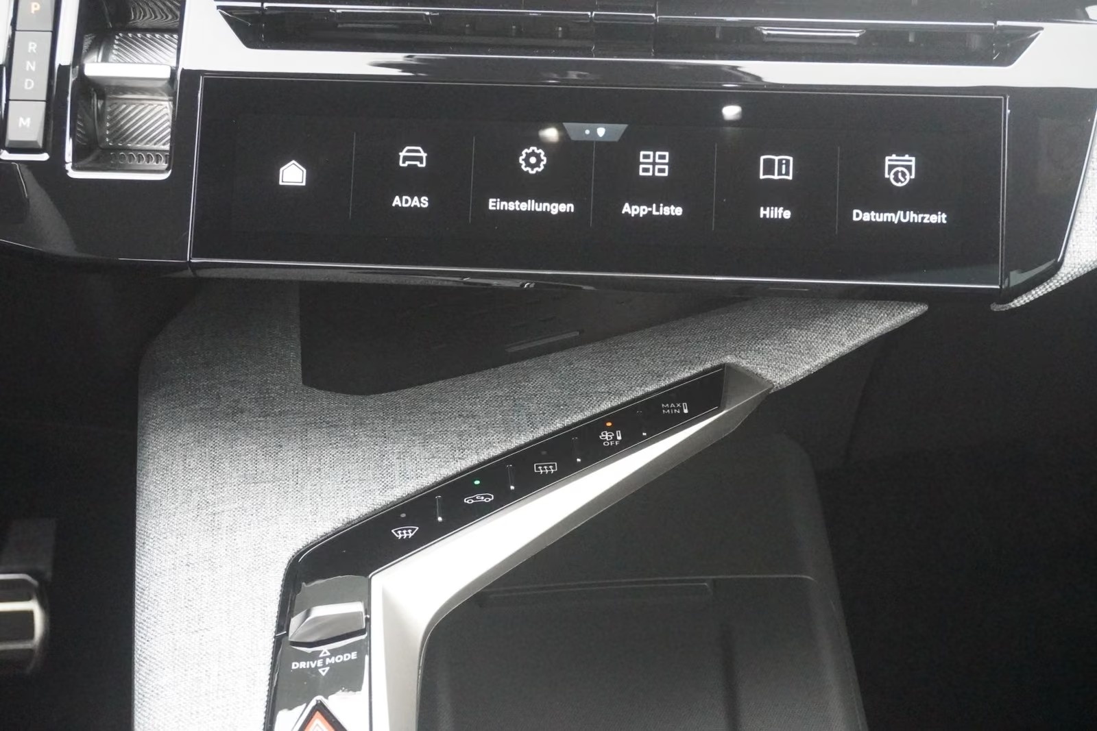 PEUGEOT 5008 1.2 Hybrid e-DCS6 GT Exclusive 7 Plätzer Anhängerkupplung-image-46