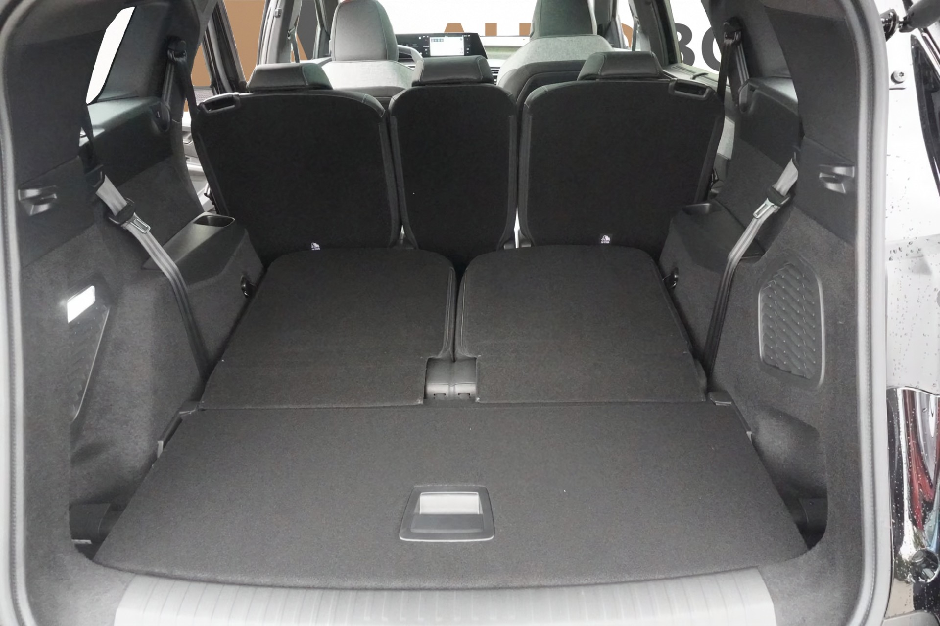 PEUGEOT 5008 1.2 Hybrid e-DCS6 GT Exclusive 7 Plätzer Anhängerkupplung-image-16