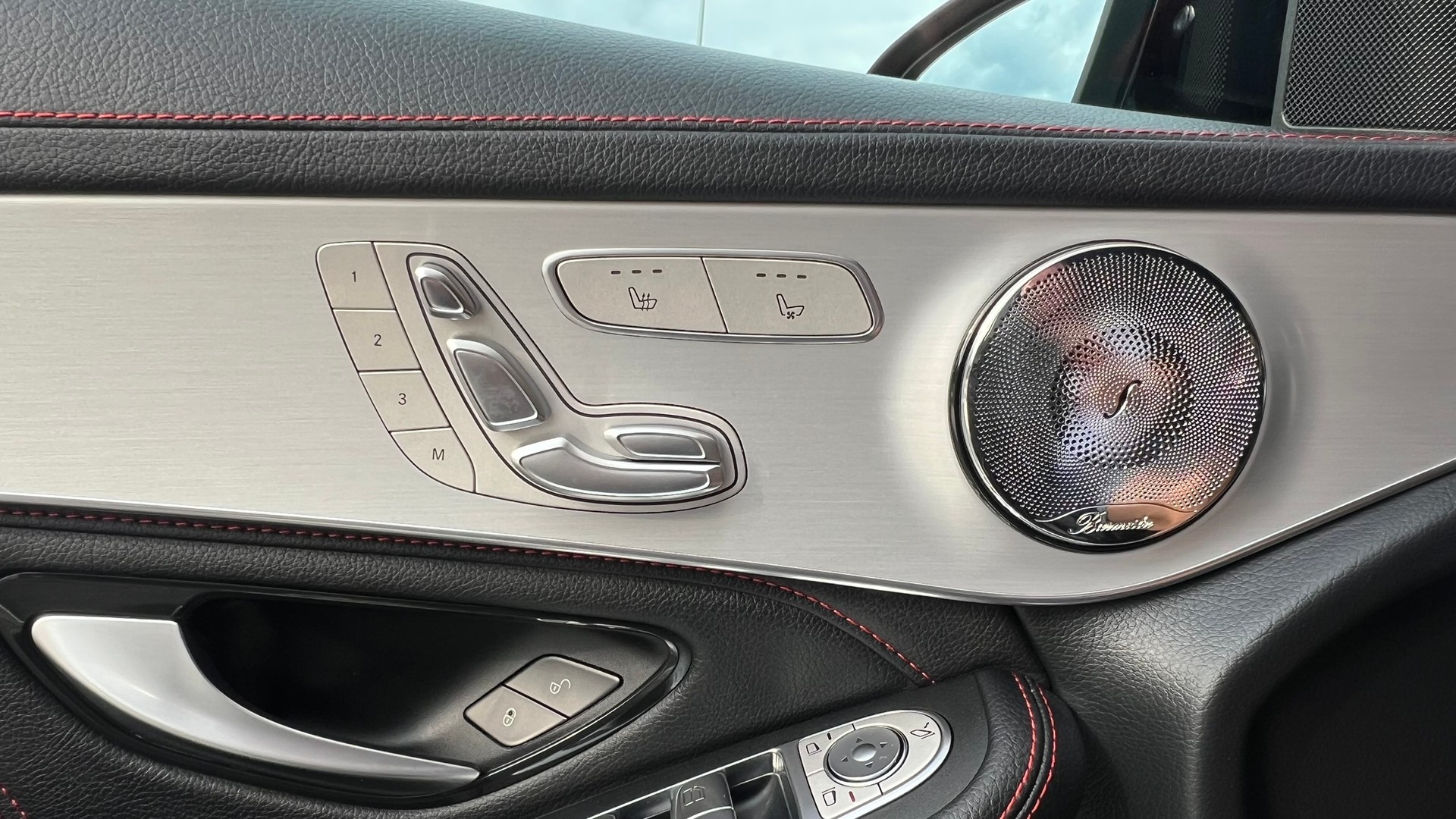 MERCEDES-BENZ GLC COUPÉ 43 AMG BLACK 4MATIC 9G-TRONIC l 390 PS-image-20