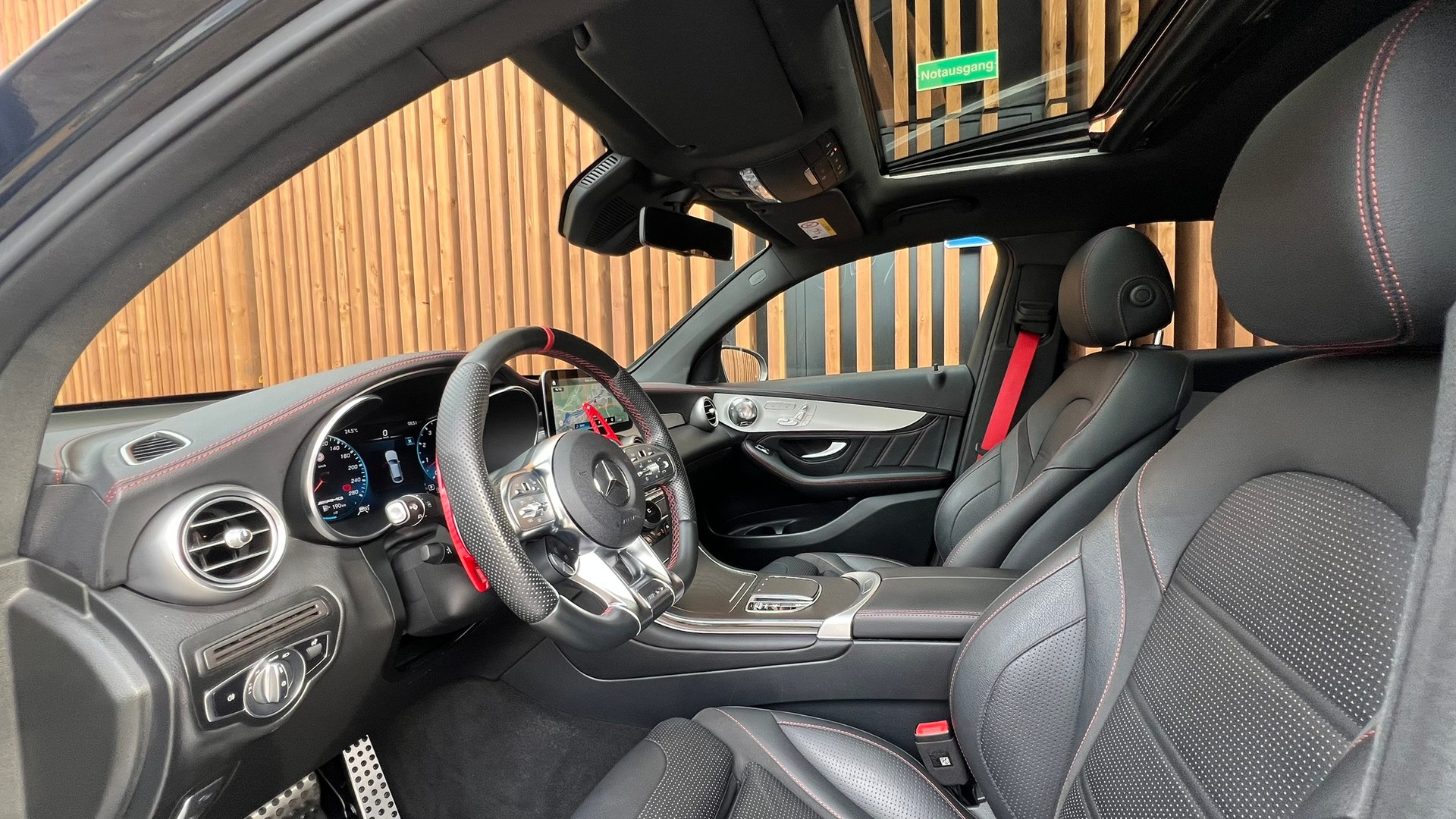 MERCEDES-BENZ GLC COUPÉ 43 AMG BLACK 4MATIC 9G-TRONIC l 390 PS-image-21