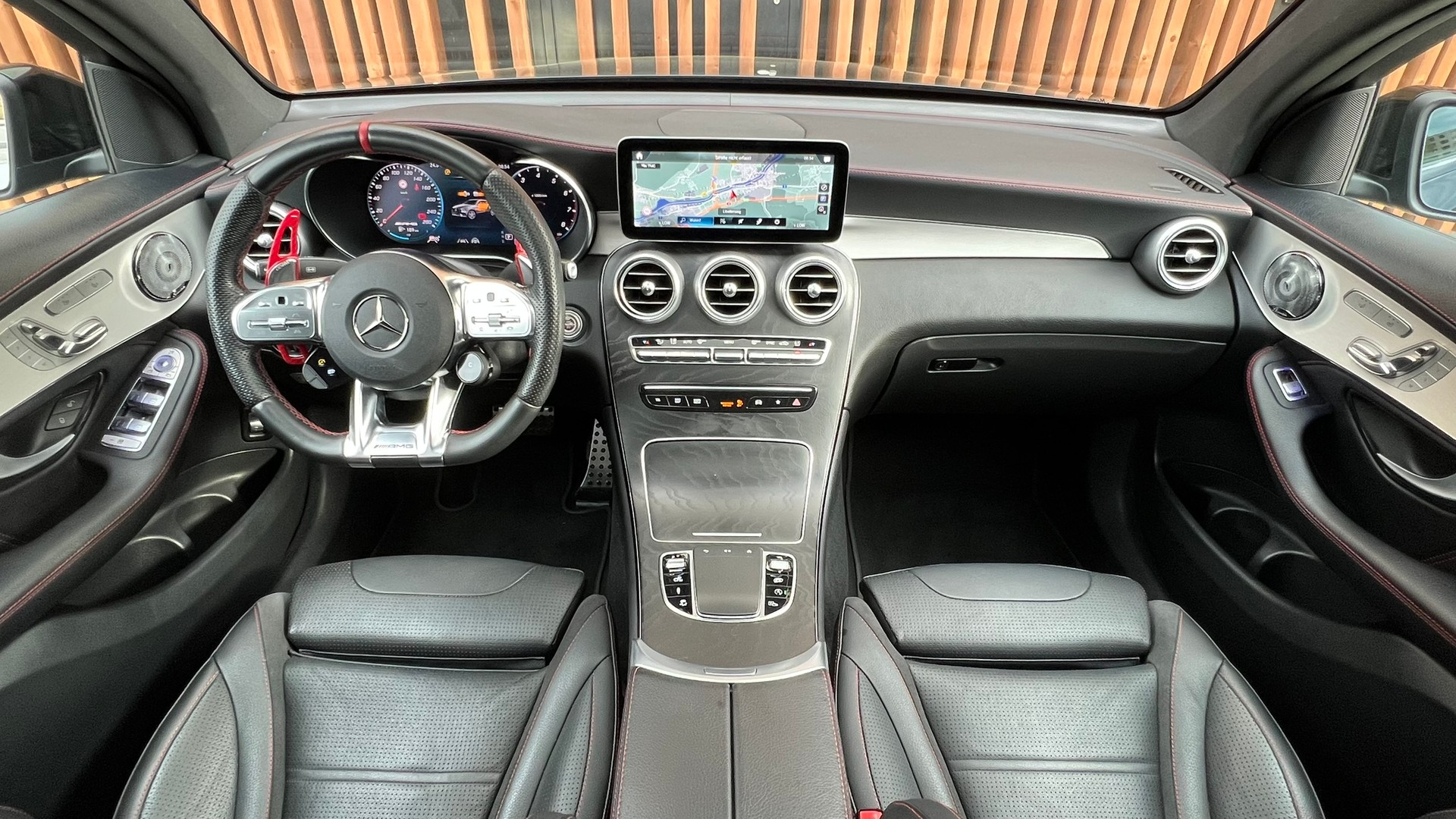 MERCEDES-BENZ GLC COUPÉ 43 AMG BLACK 4MATIC 9G-TRONIC l 390 PS-image-17