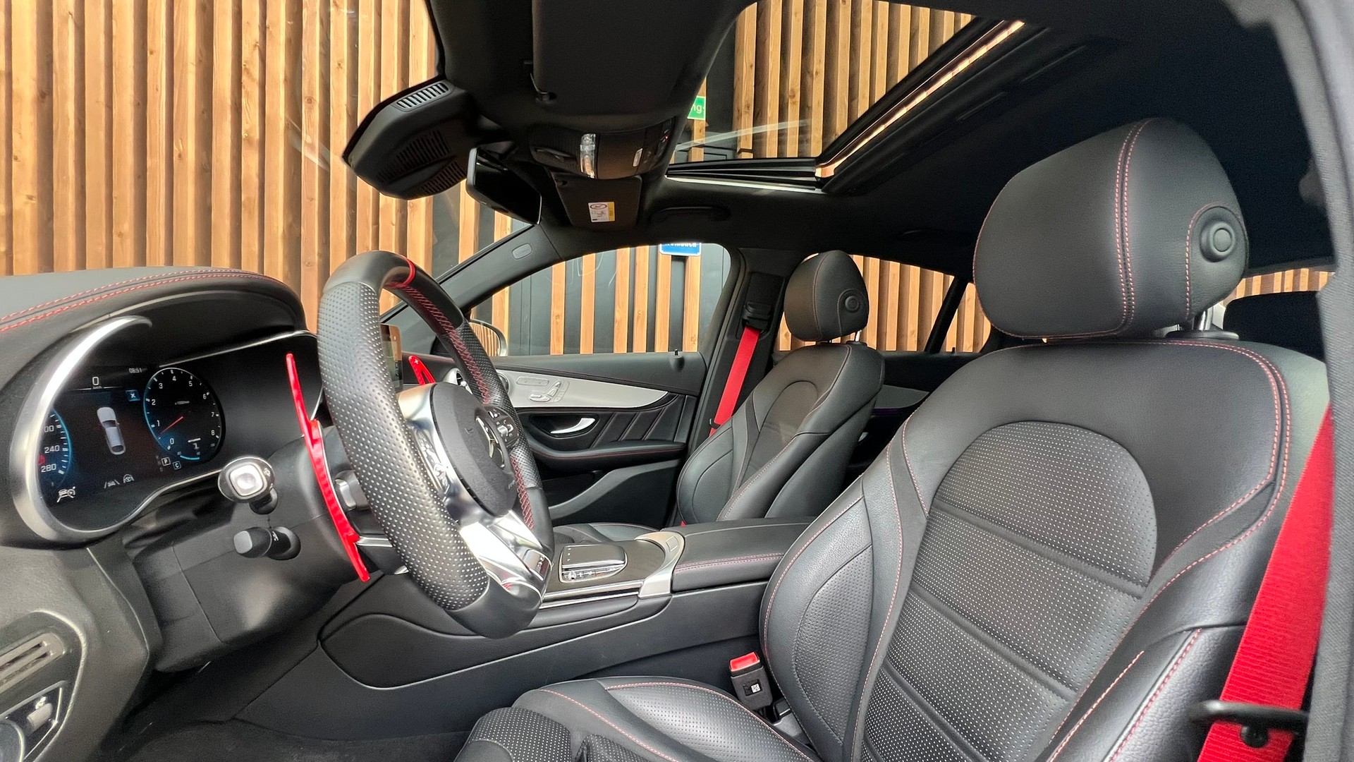MERCEDES-BENZ GLC COUPÉ 43 AMG BLACK 4MATIC 9G-TRONIC l 390 PS-image-23