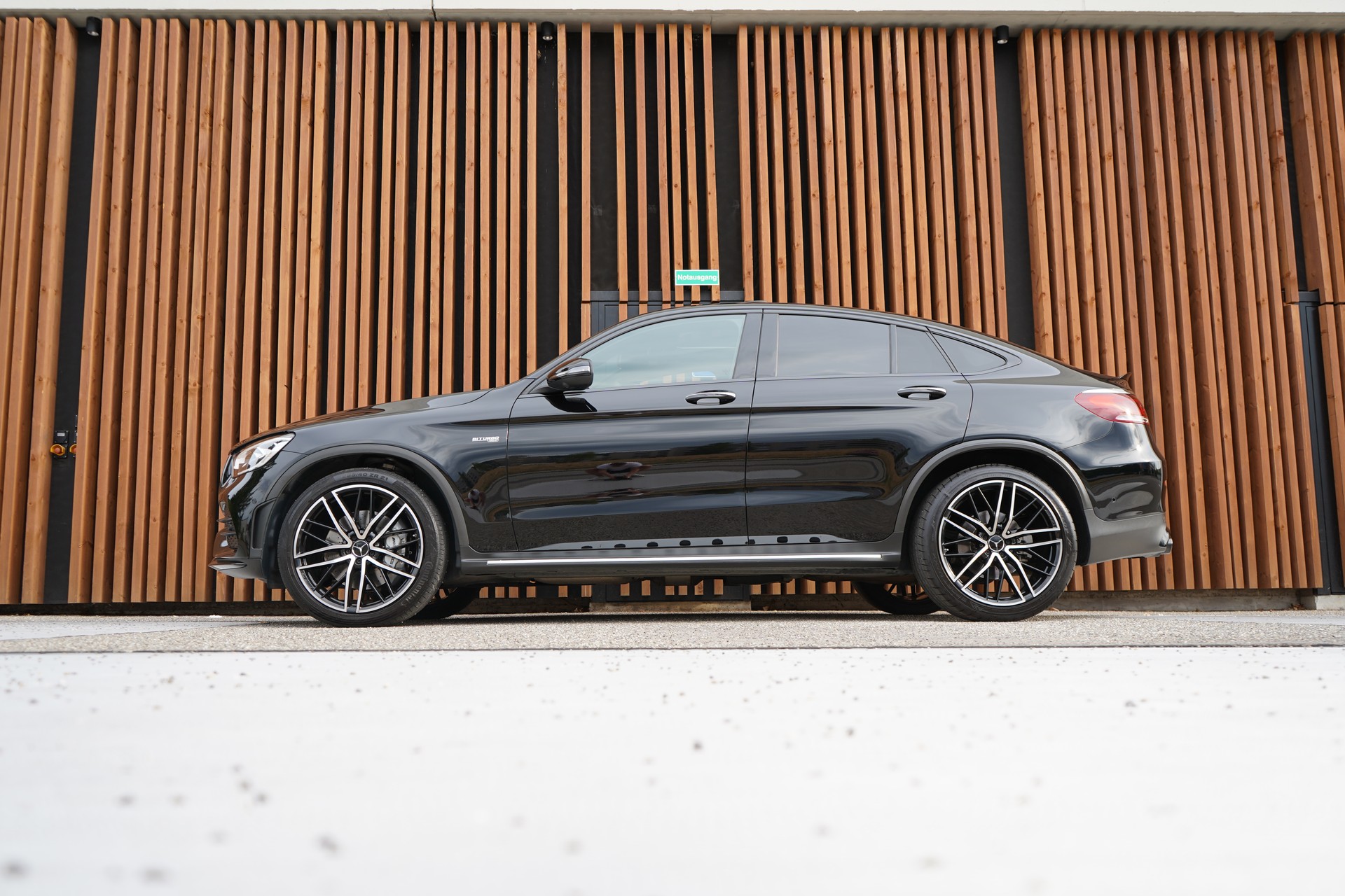 MERCEDES-BENZ GLC COUPÉ 43 AMG BLACK 4MATIC 9G-TRONIC l 390 PS-showroom-element-1