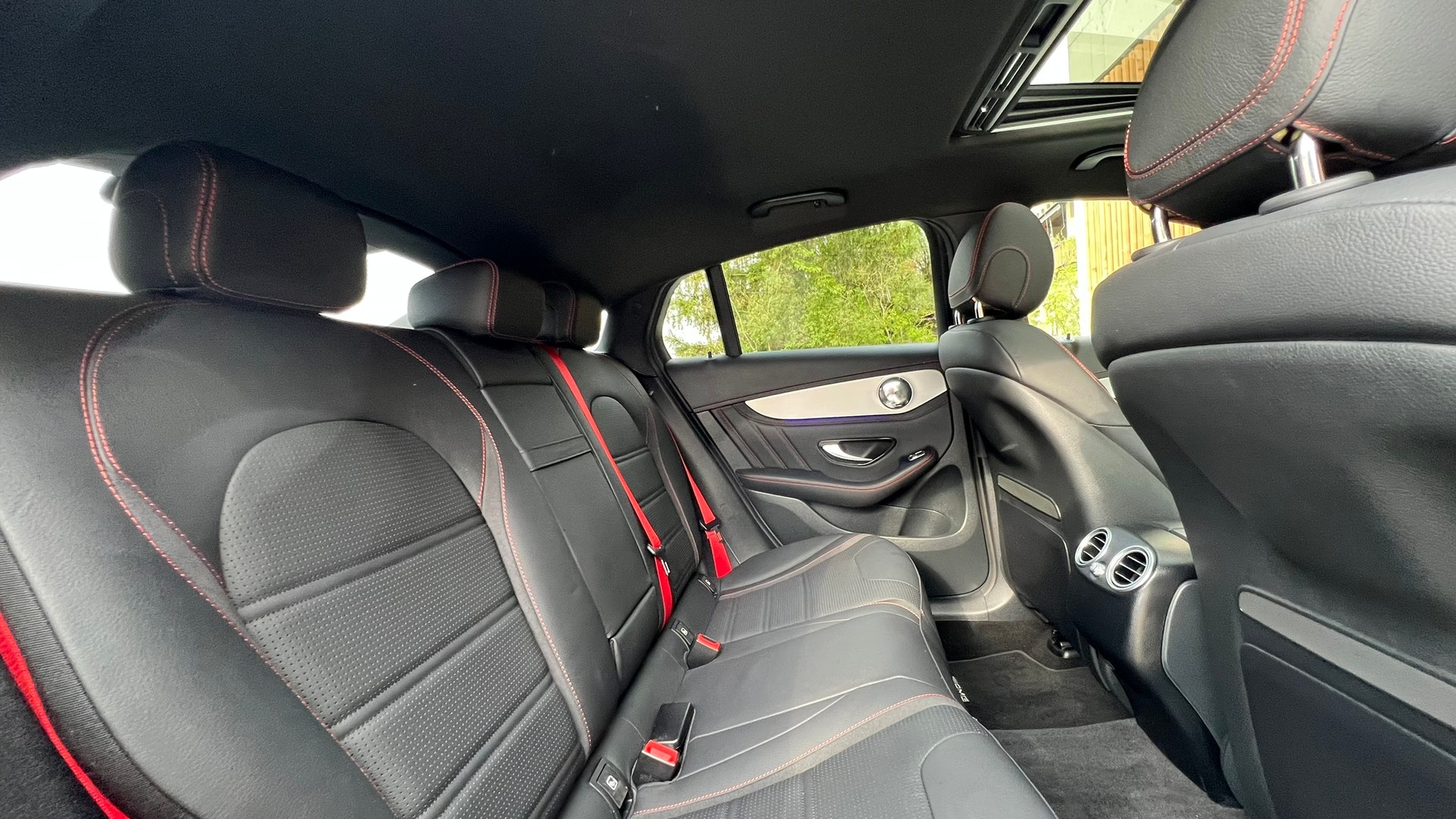 MERCEDES-BENZ GLC COUPÉ 43 AMG BLACK 4MATIC 9G-TRONIC l 390 PS-image-27