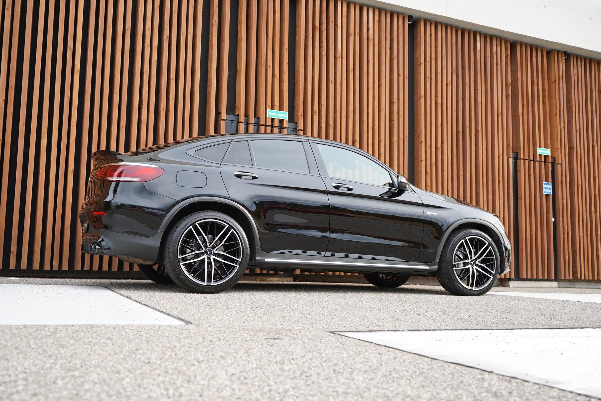 MERCEDES-BENZ GLC COUPÉ 43 AMG BLACK 4MATIC 9G-TRONIC l 390 PS-image-6