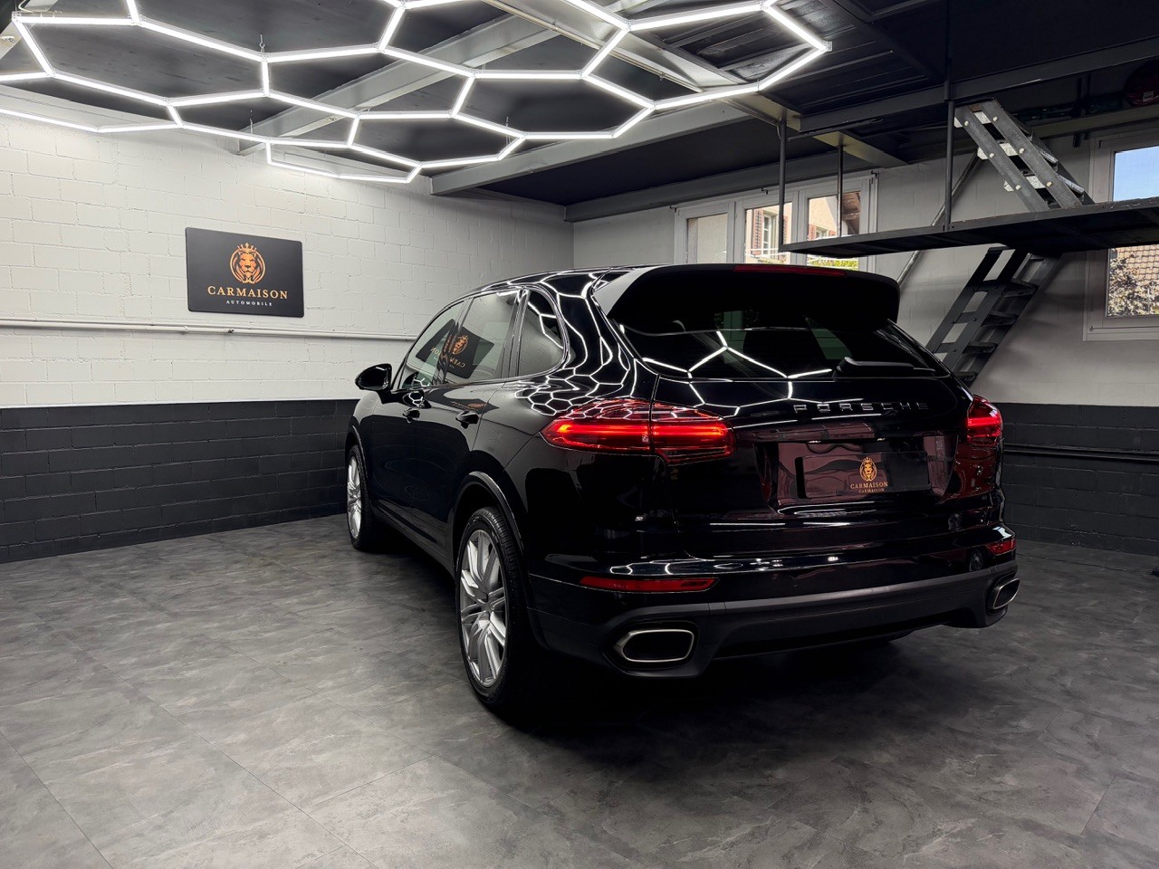 PORSCHE Cayenne Diesel Platinum Edition-image-5