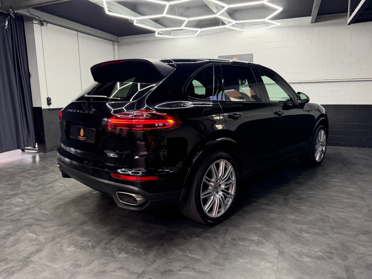 PORSCHE Cayenne Diesel Platinum Edition-image-7