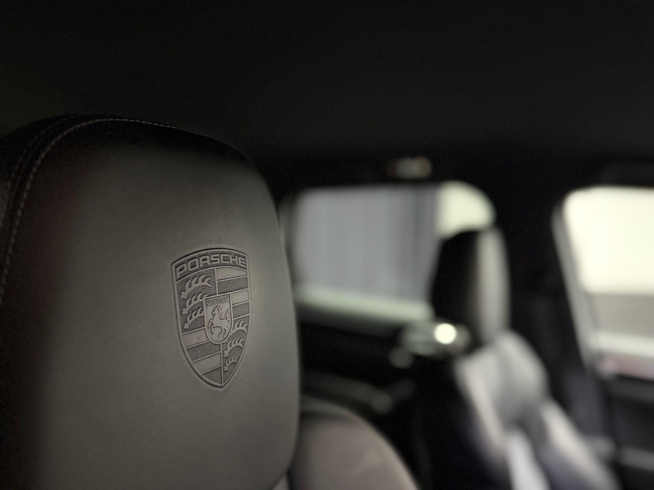 PORSCHE Cayenne Diesel Platinum Edition-image-21