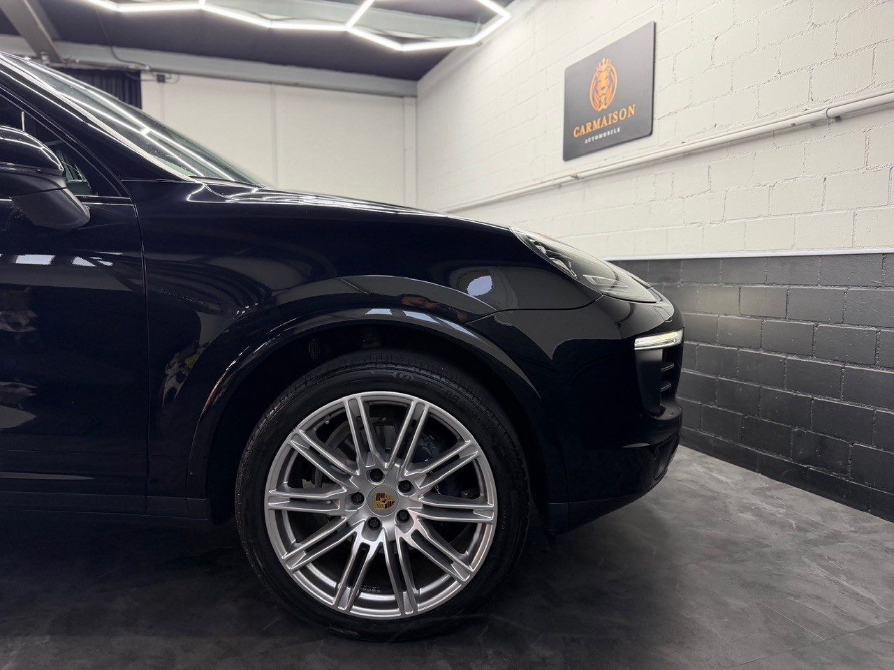 PORSCHE Cayenne Diesel Platinum Edition-image-8