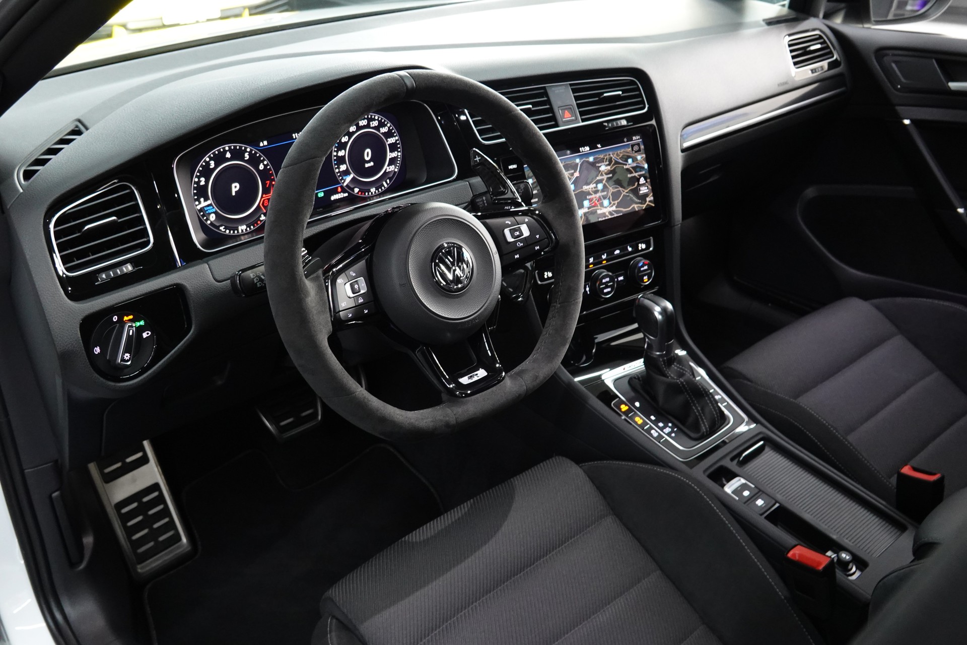 VW GOLF 2.0 TSI R 4MOTION DSG CH-FZ APR RACE ON-image-28