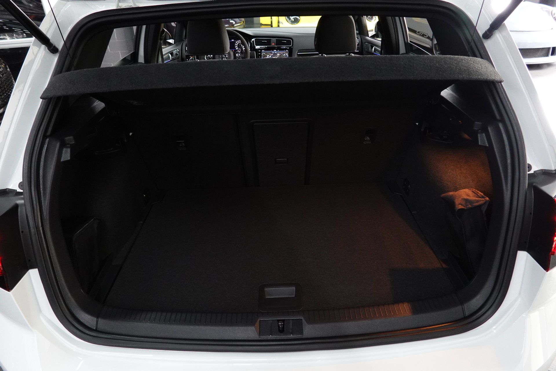 VW GOLF 2.0 TSI R 4MOTION DSG CH-FZ APR RACE ON-image-38