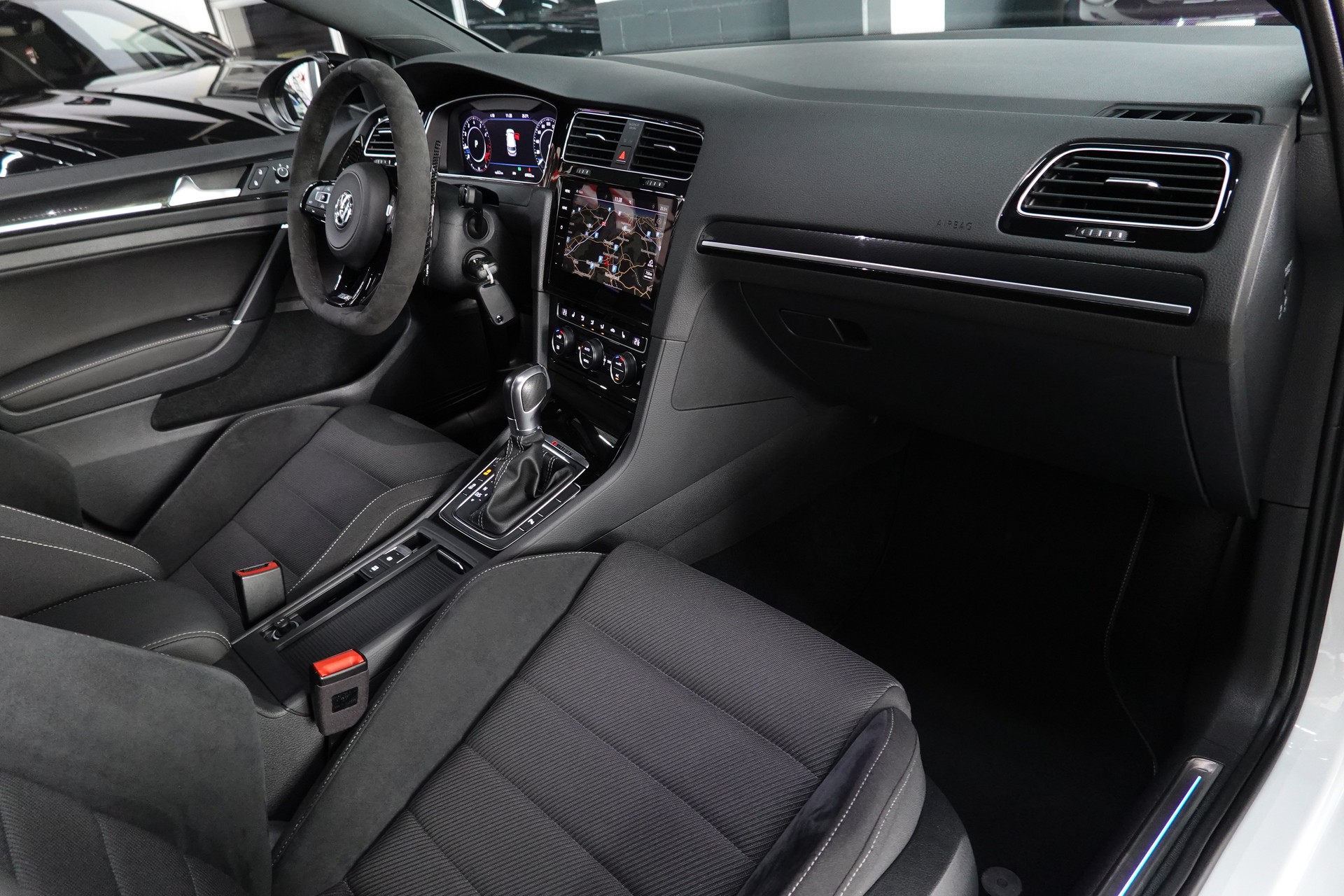 VW GOLF 2.0 TSI R 4MOTION DSG CH-FZ APR RACE ON-image-43