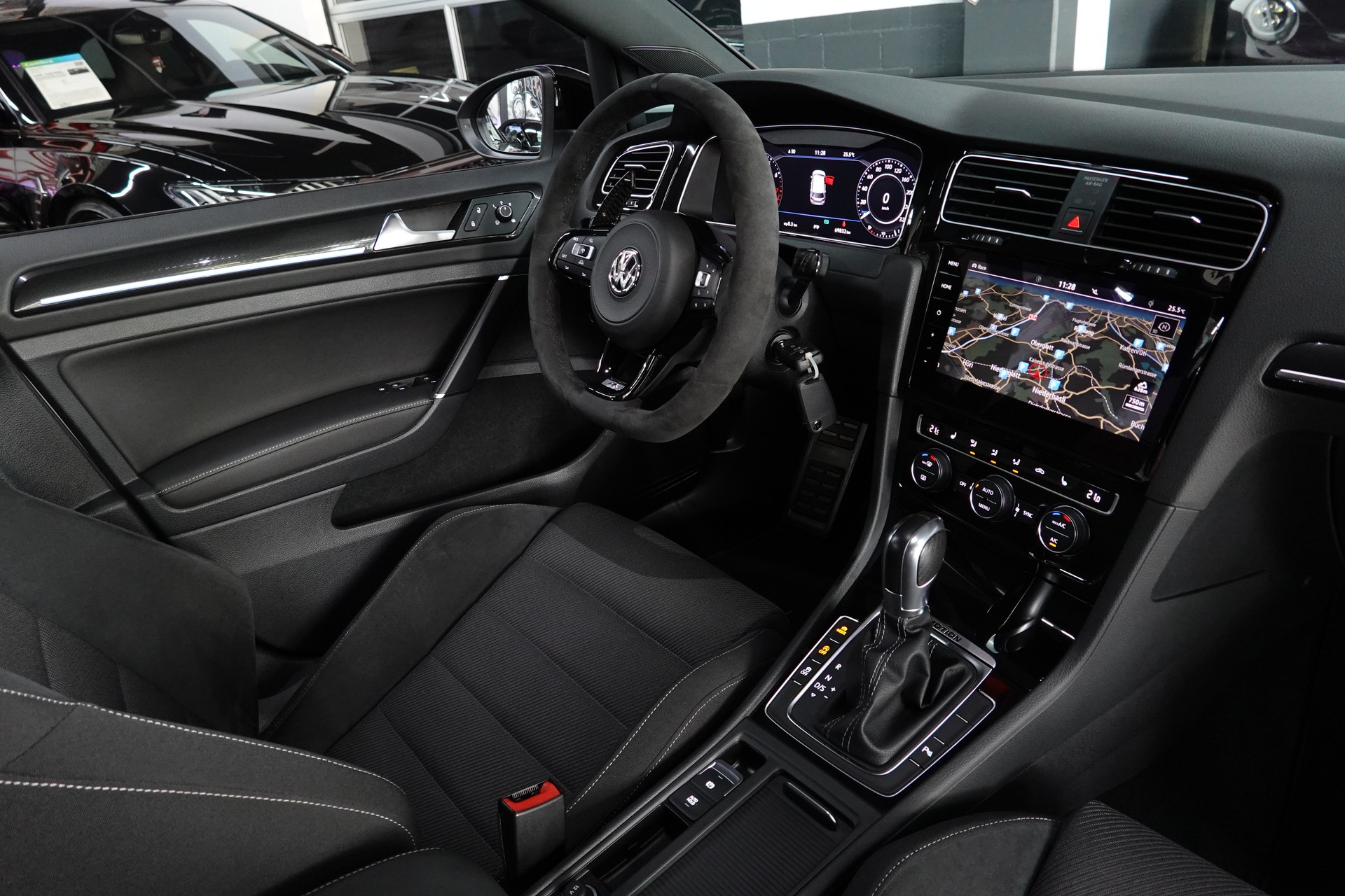 VW GOLF 2.0 TSI R 4MOTION DSG CH-FZ APR RACE ON-image-42