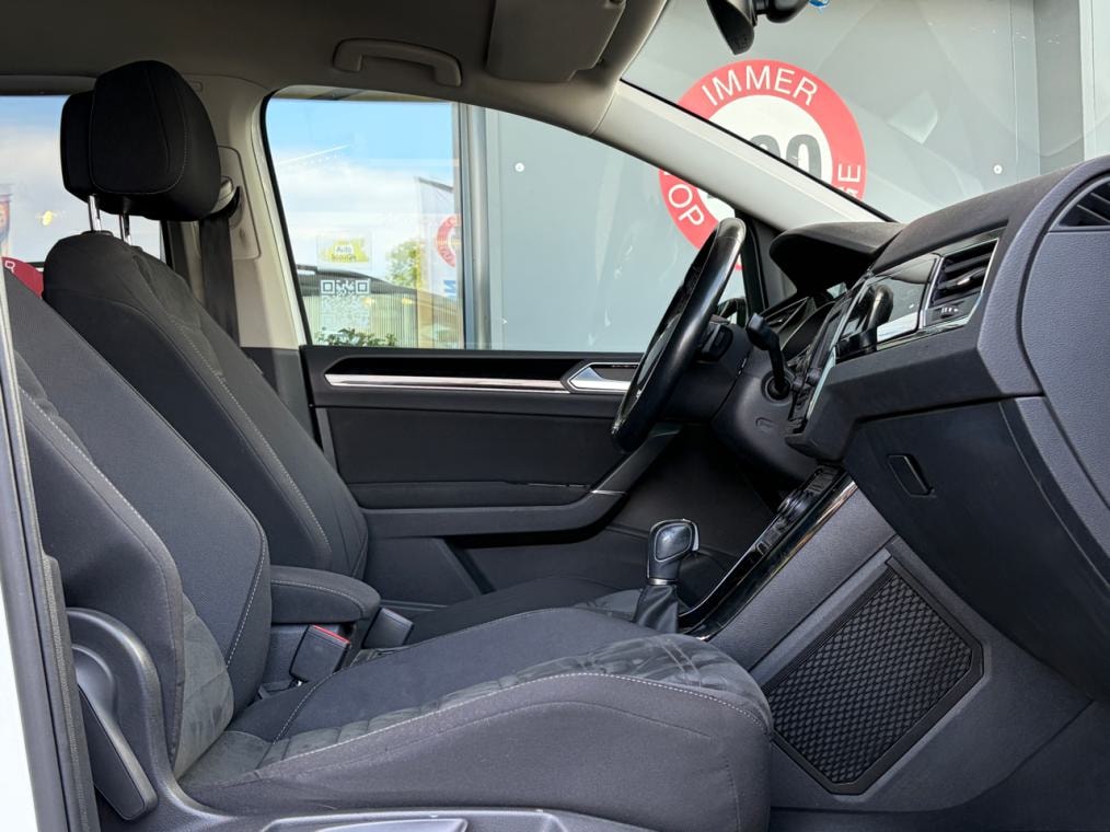 VW Touran 1.4 TSi BMT R-Line-image-8