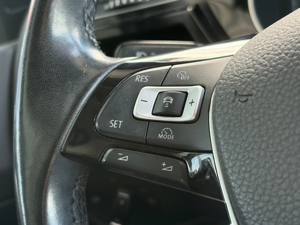 VW Touran 1.4 TSi BMT R-Line-image-5