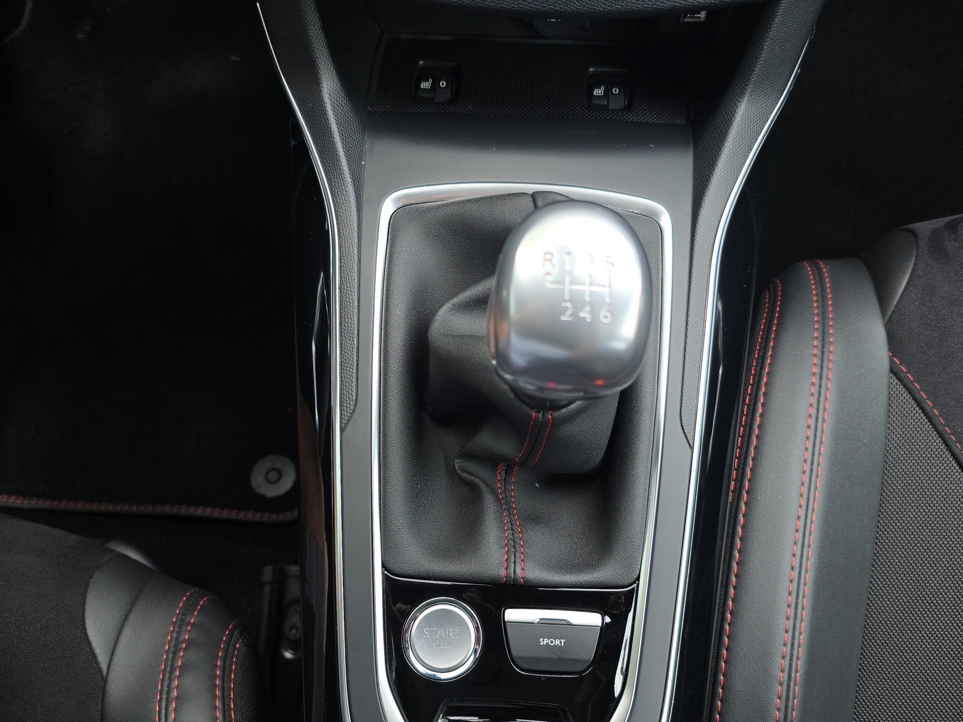 PEUGEOT 308 1.6 GTi-image-14