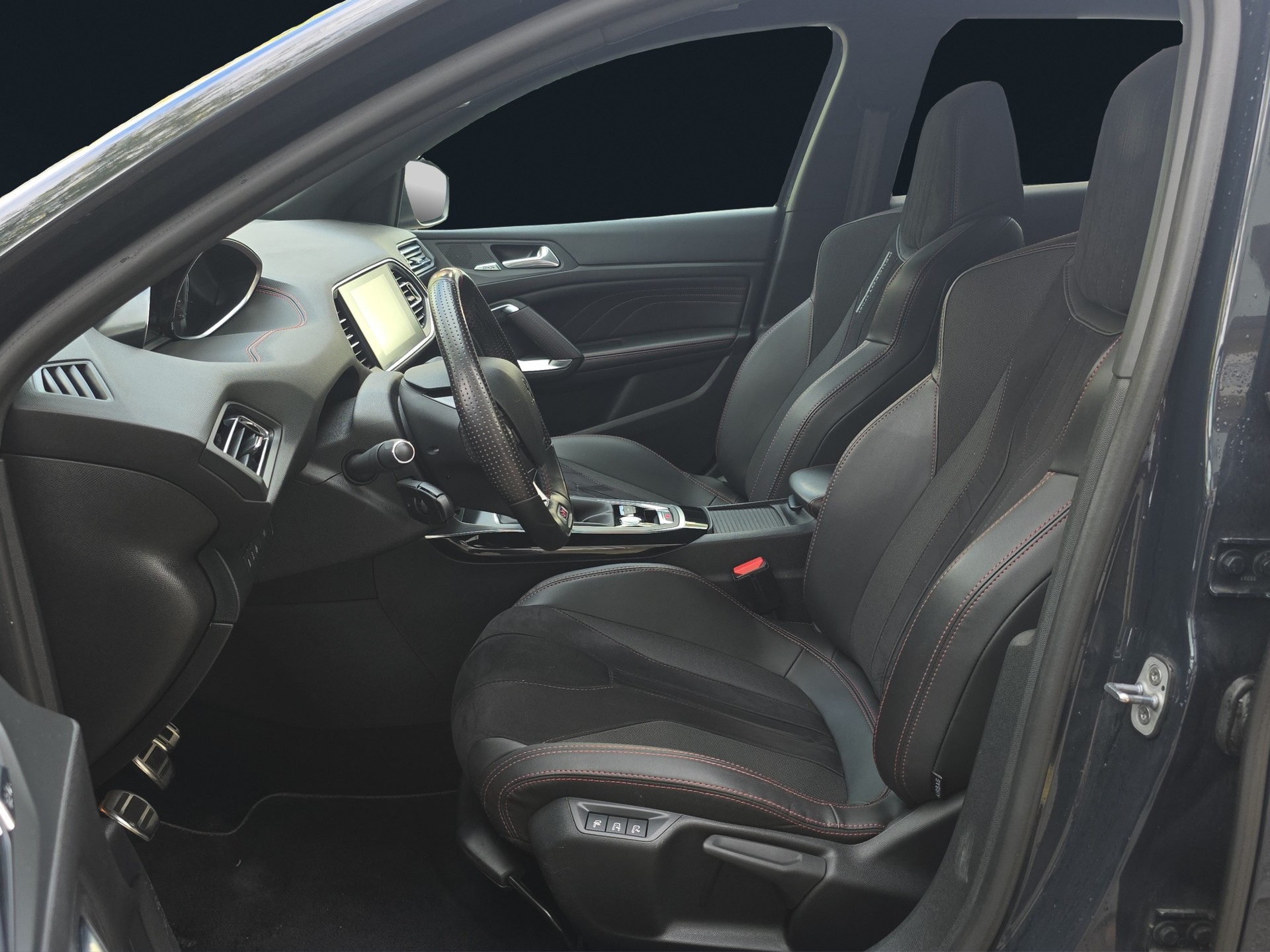 PEUGEOT 308 1.6 GTi-image-9