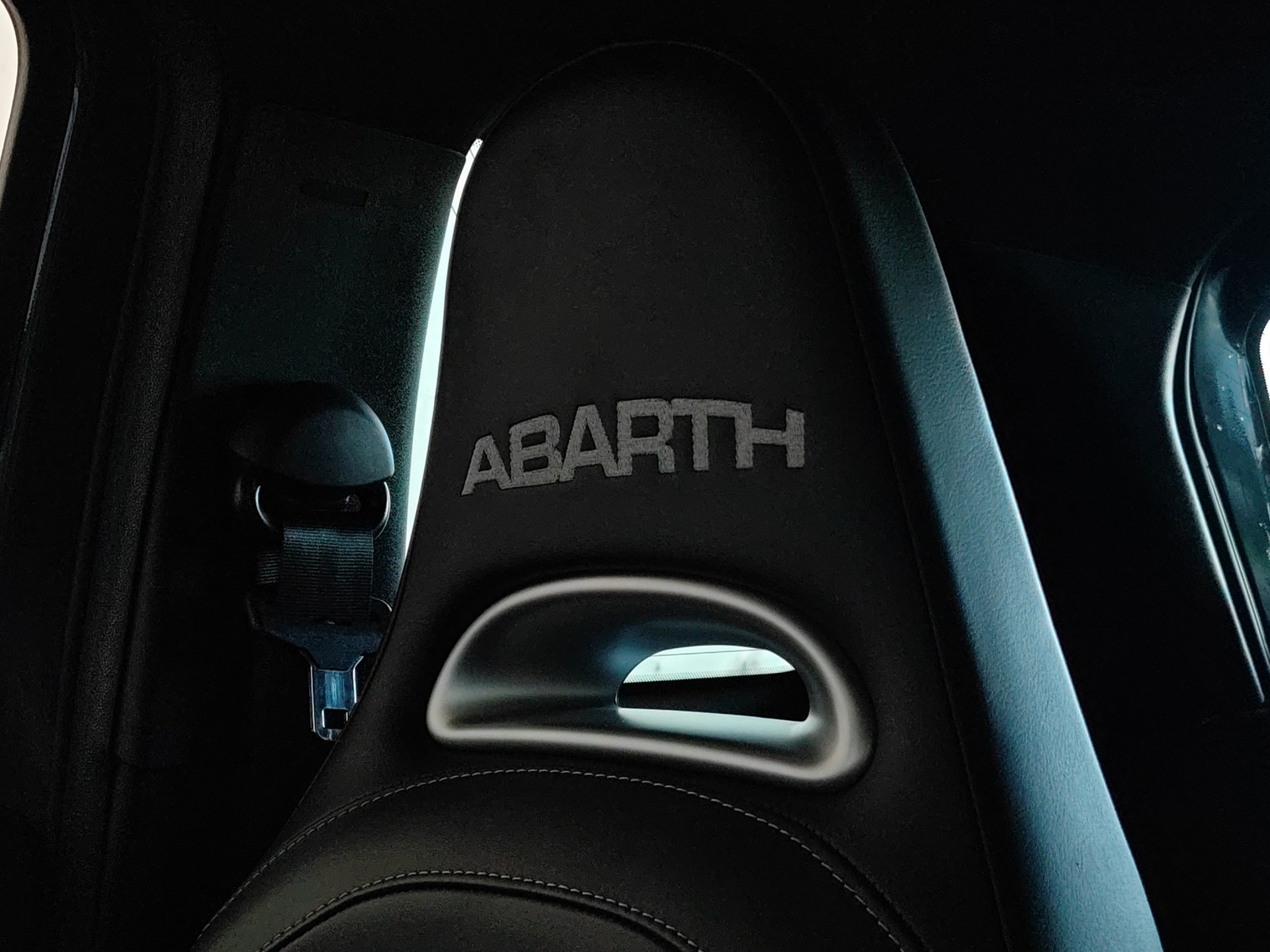 FIAT 595C 1.4 16V Turbo Abarth Turismo Dualogic-image-18