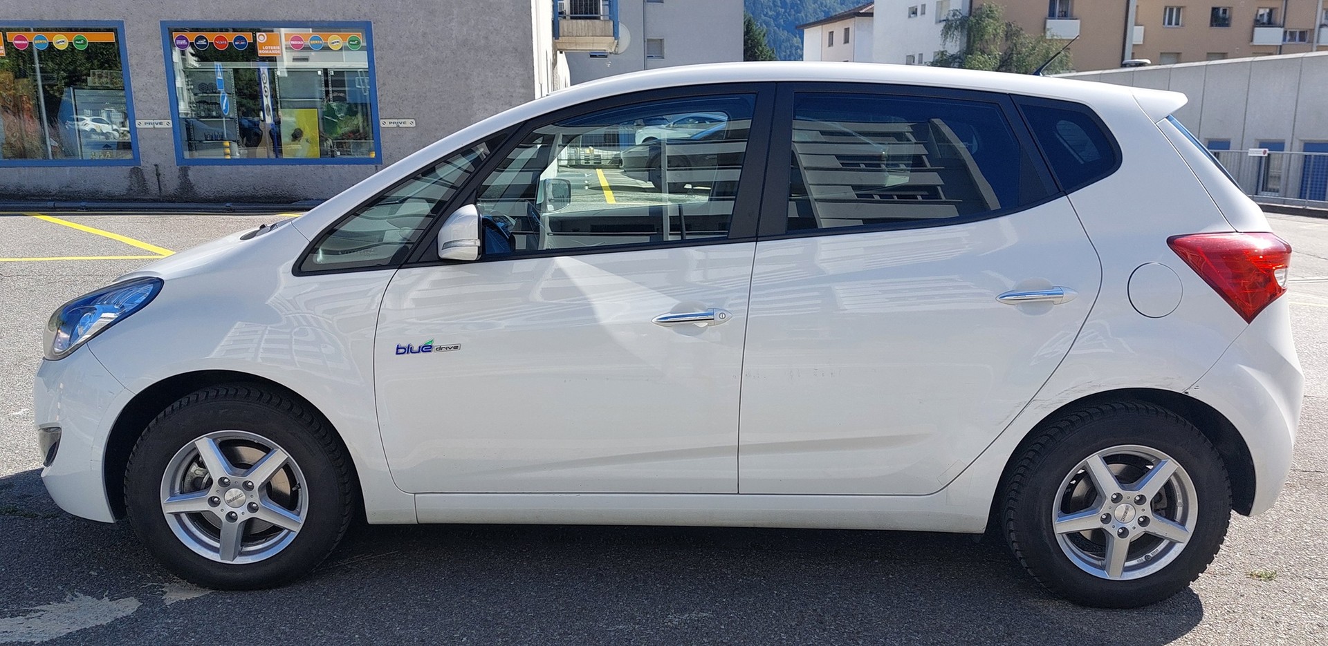 HYUNDAI 1.6 Amplia-image-9