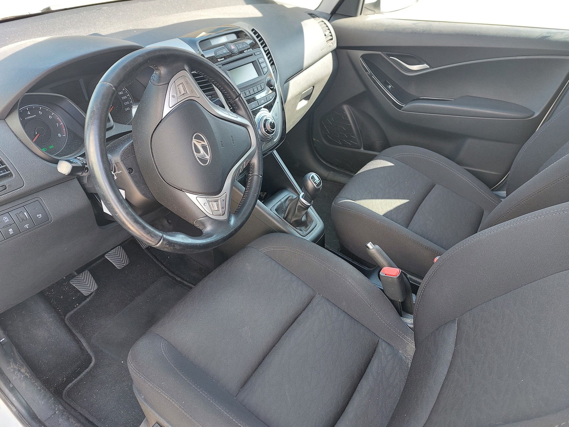 HYUNDAI 1.6 Amplia-image-3