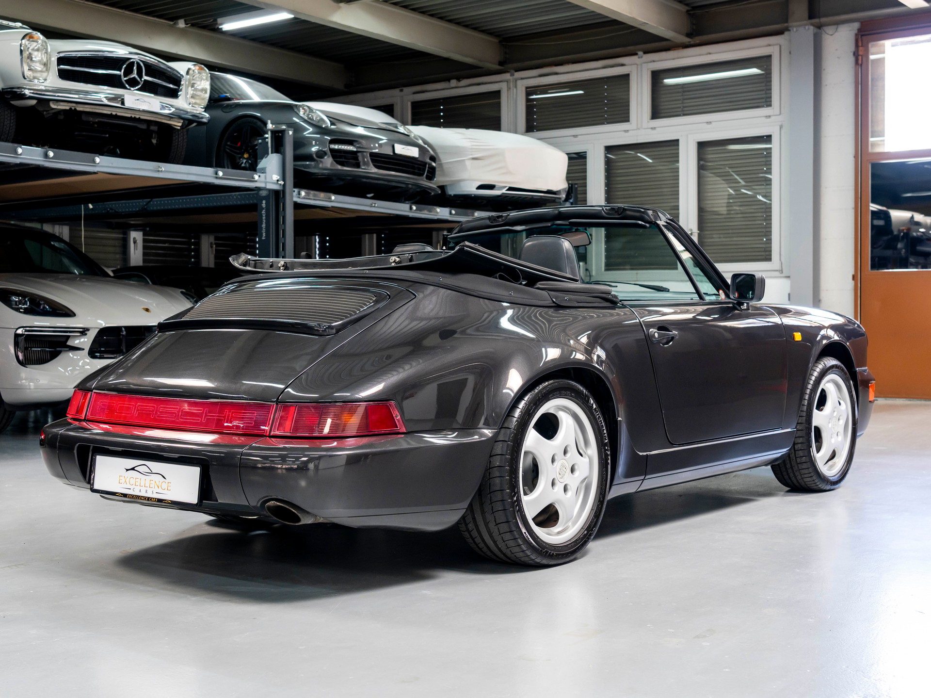 PORSCHE 911 Carrera 4 Cabrio-image-8