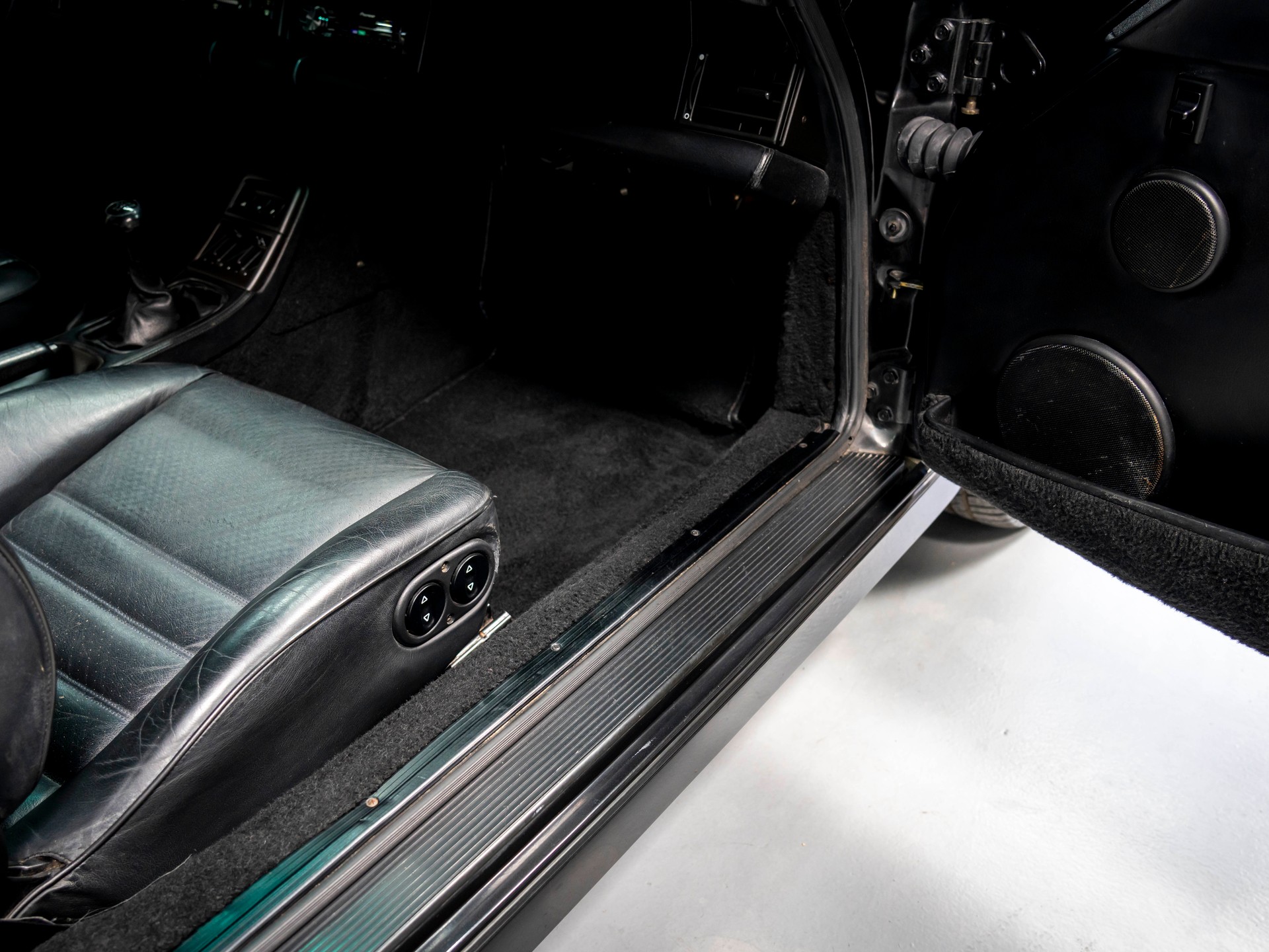 PORSCHE 911 Carrera 4 Cabrio-image-30
