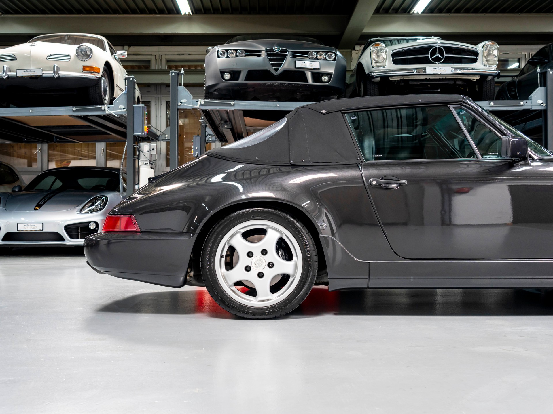 PORSCHE 911 Carrera 4 Cabrio-image-15