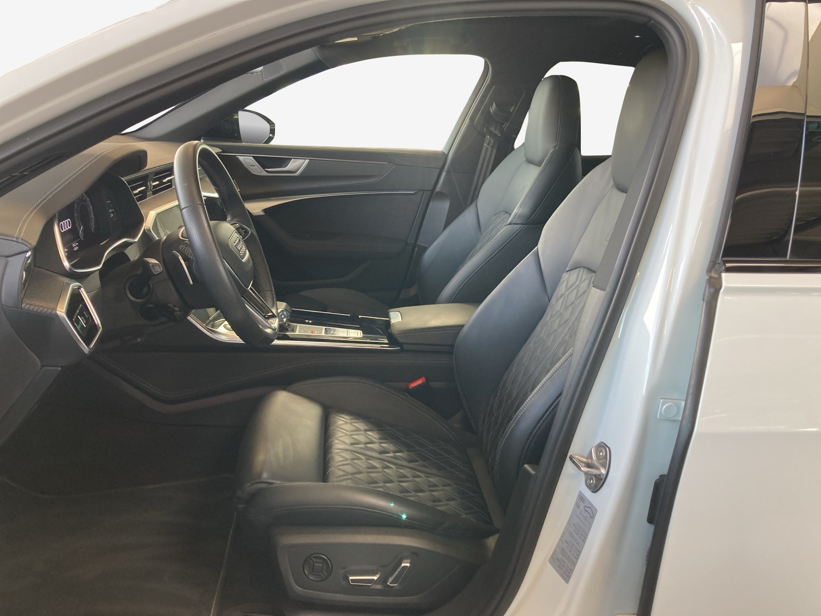 AUDI A6 Avant 55 TFSIe Sport quattro S-tronic-image-7