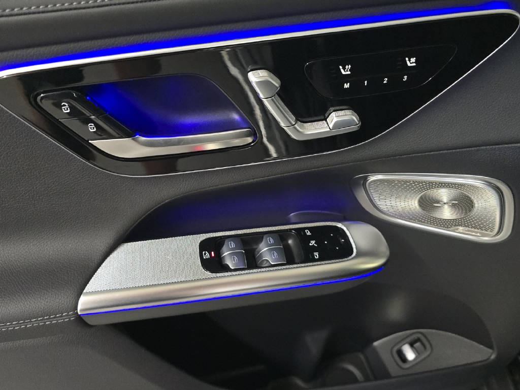 MERCEDES-BENZ GLC 300 de AMG Line 4Matic EQ Star-image-6