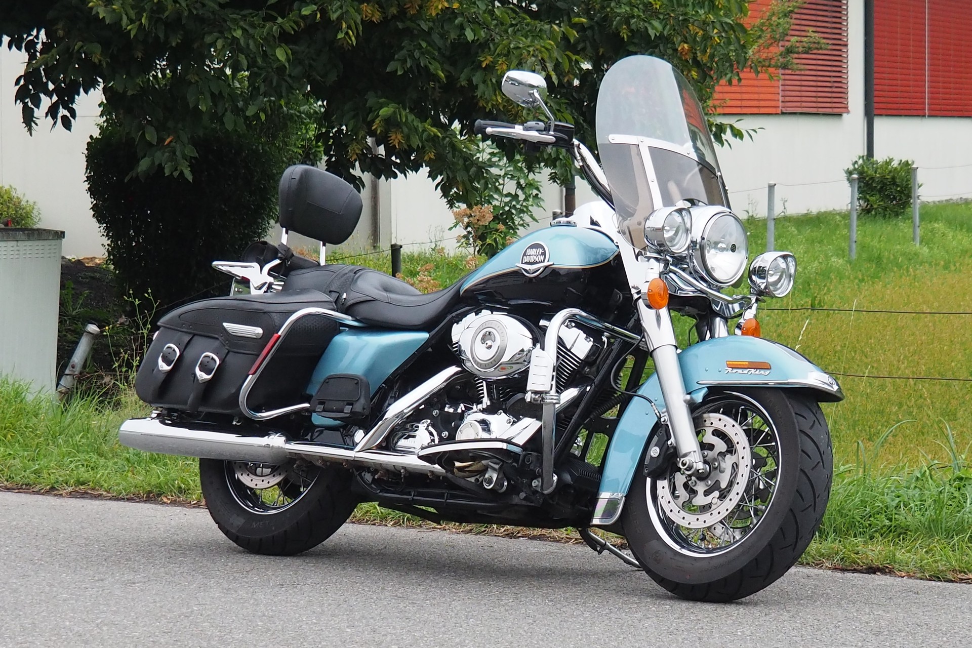 HARLEY-DAVIDSON FLHRC Road King Classic ABS-showroom-element-2