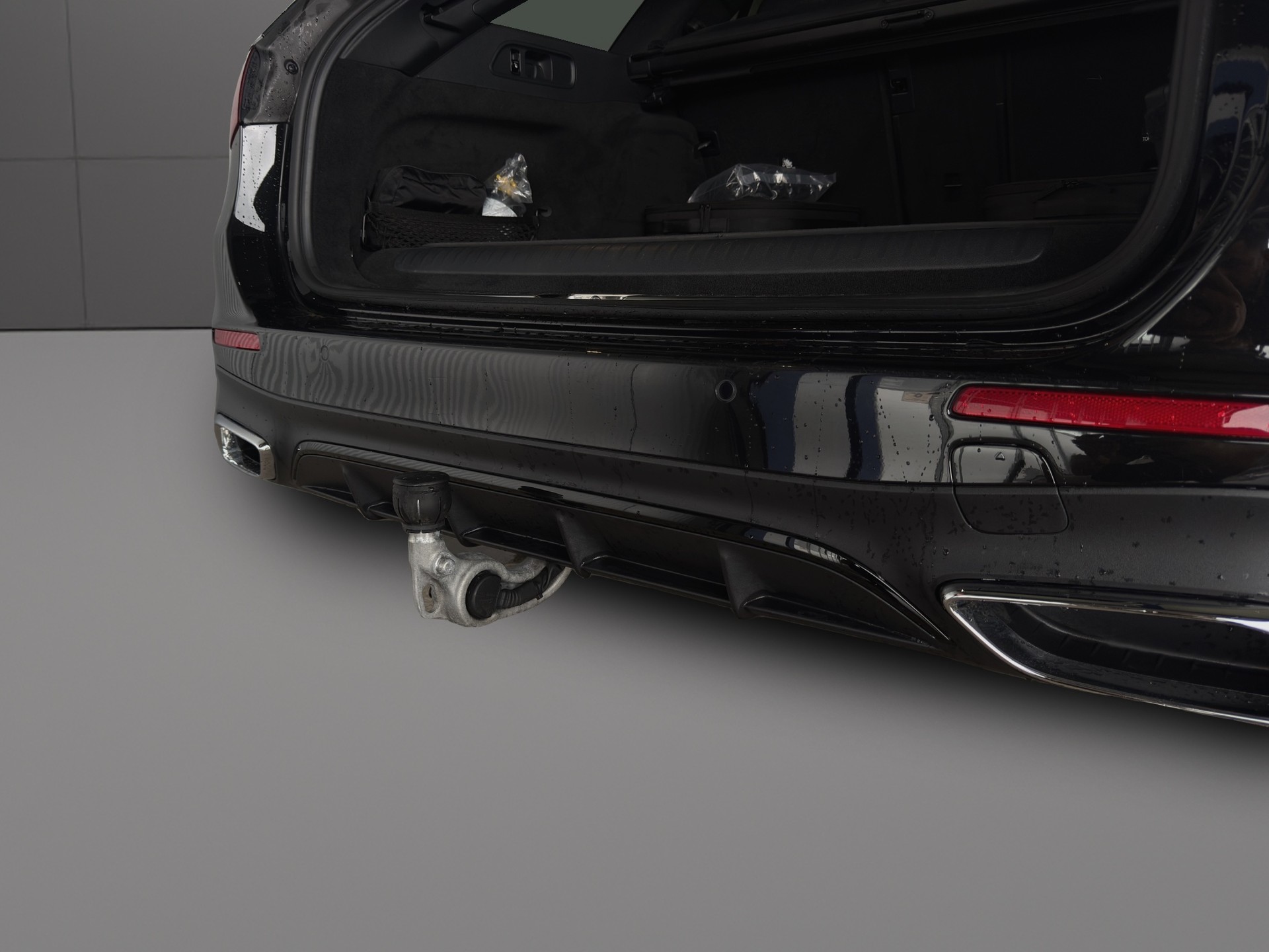 MERCEDES-BENZ E 300 de T 4Matic EQ Hybrid 9G-Tronic-image-3