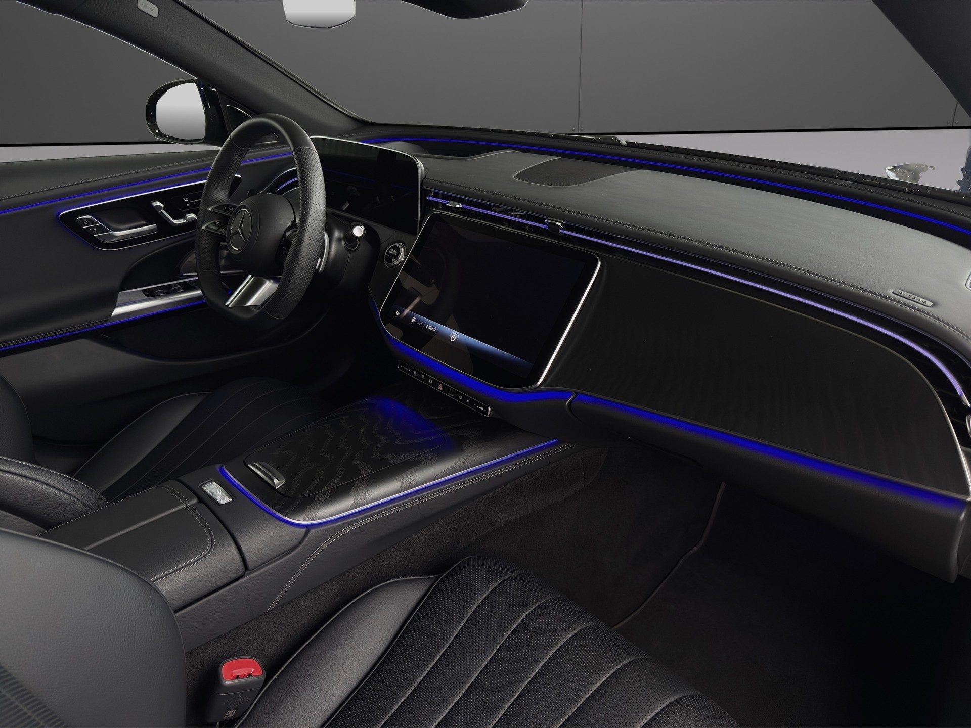 MERCEDES-BENZ E 300 de T 4Matic EQ Hybrid 9G-Tronic-image-13