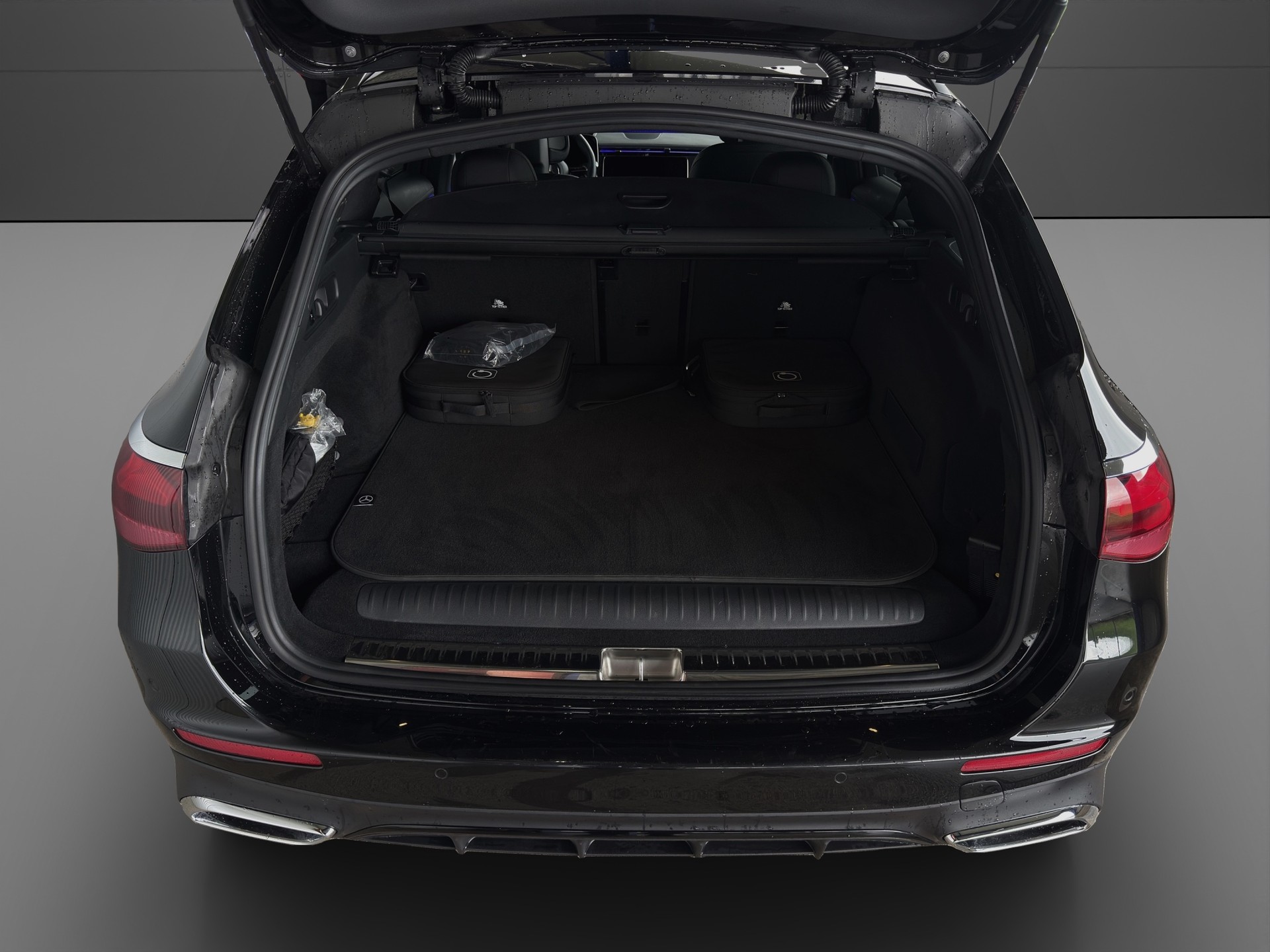 MERCEDES-BENZ E 300 de T 4Matic EQ Hybrid 9G-Tronic-image-4