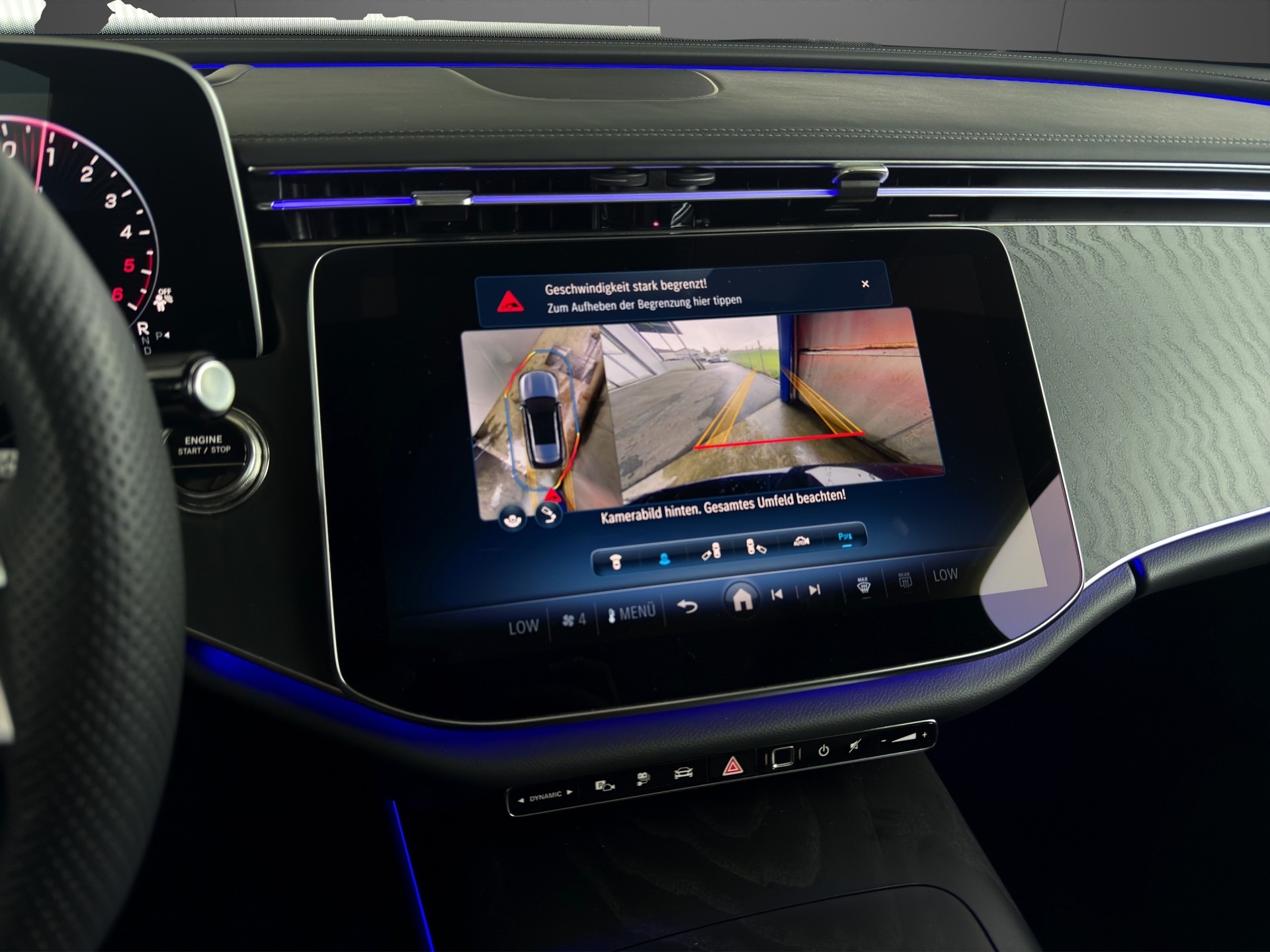 MERCEDES-BENZ E 300 de T 4Matic EQ Hybrid 9G-Tronic-image-16