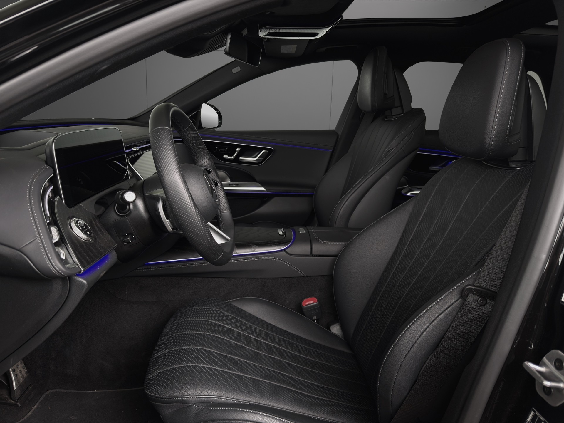 MERCEDES-BENZ E 300 de T 4Matic EQ Hybrid 9G-Tronic-image-7