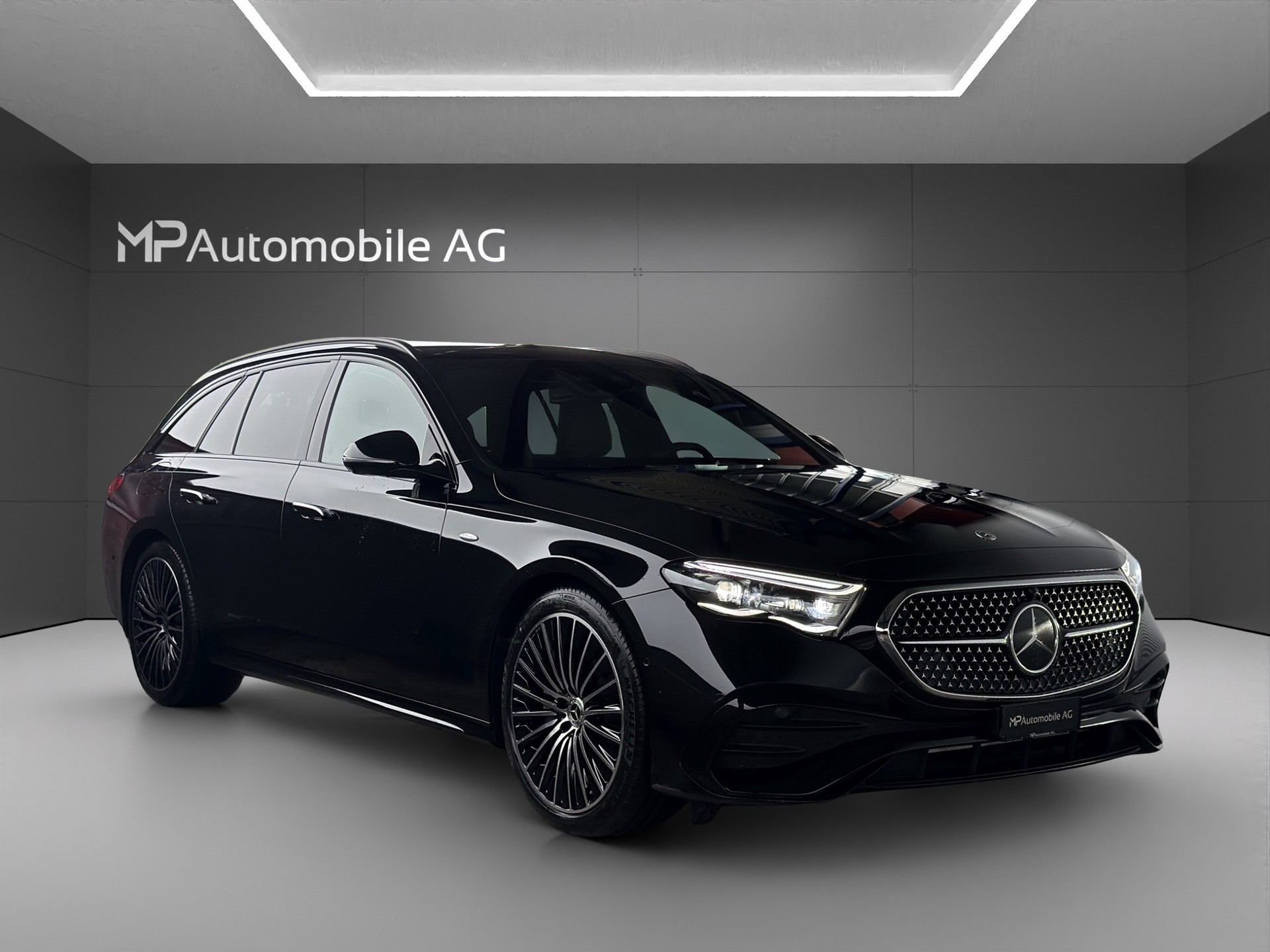 MERCEDES-BENZ E 300 de T 4Matic EQ Hybrid 9G-Tronic-image-1