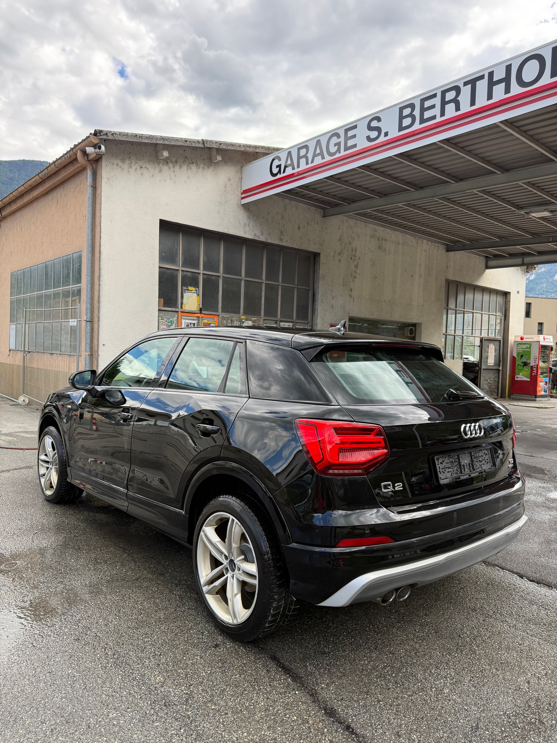 AUDI Q2 2.0 TDI Edition # 1 quattro S-tronic-image-5