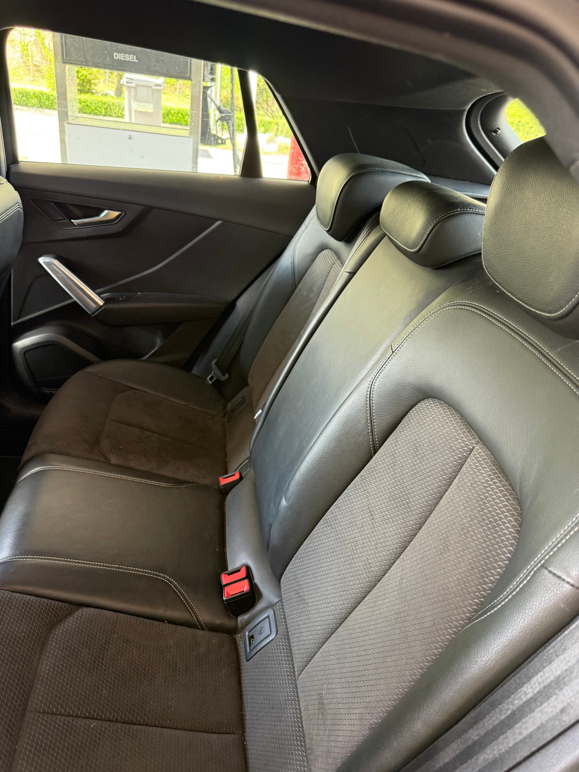 AUDI Q2 2.0 TDI Edition # 1 quattro S-tronic-image-12