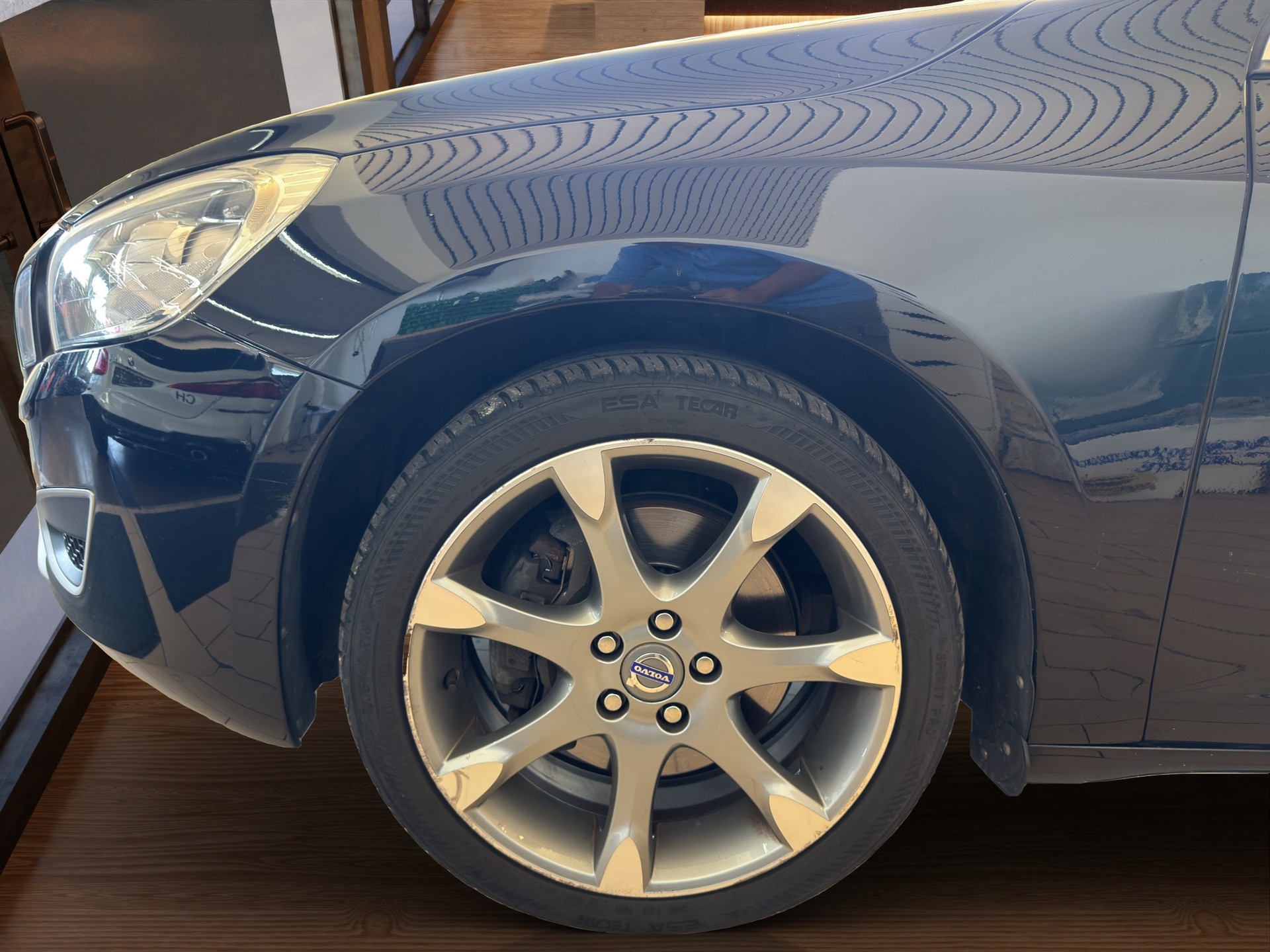 VOLVO V60 D4 AWD Momentum Geartronic-image-10