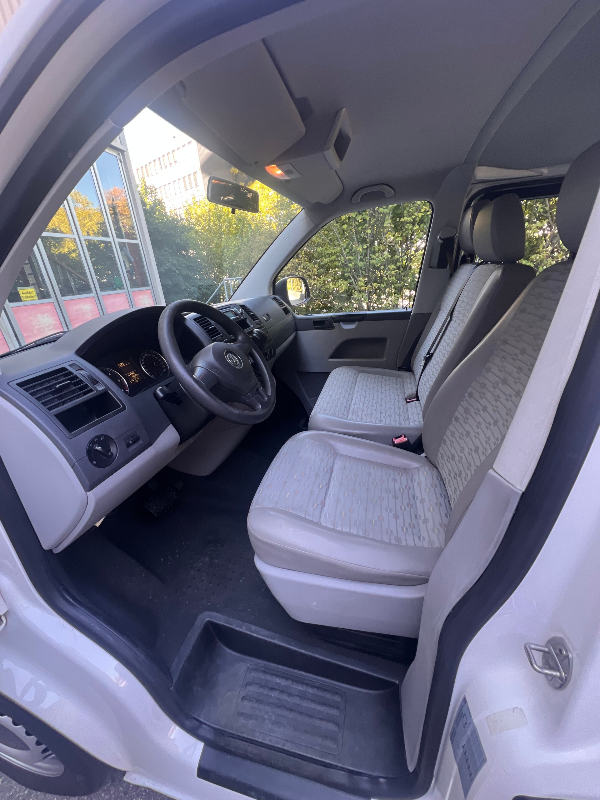 VW T5 2.0 TDI BMT DSG-image-7